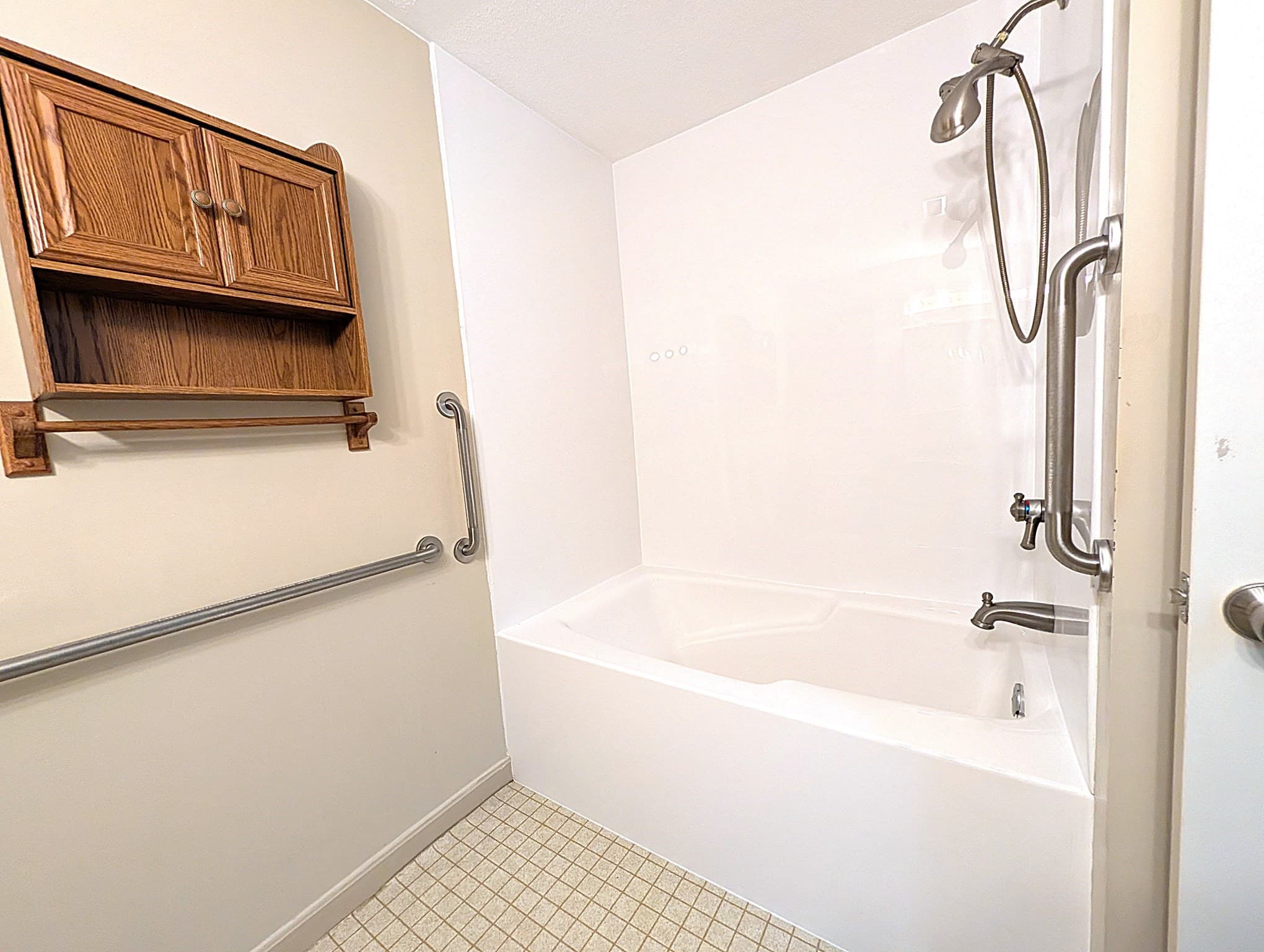Condominium at 36 Dunham Rd # 402, Beverly MA 01915, Beverly, photo 38 of 42