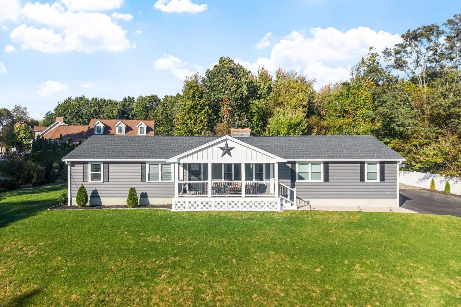 4 Nutting Dr, Leominster MA 01453