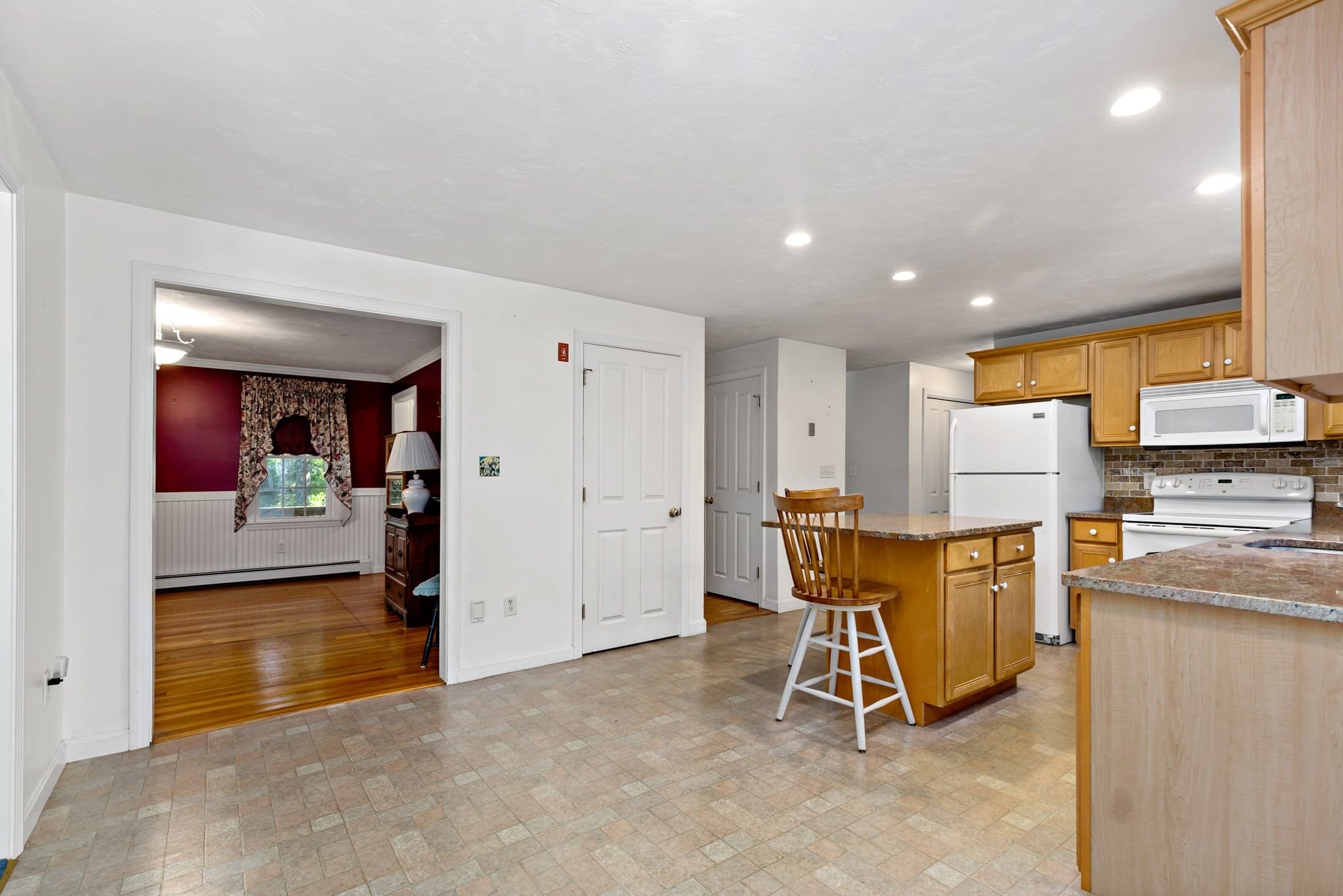 Single Family Residence at 12 Wildwood Rd, Plymouth MA 02360, Plymouth, photo 26 of 41
