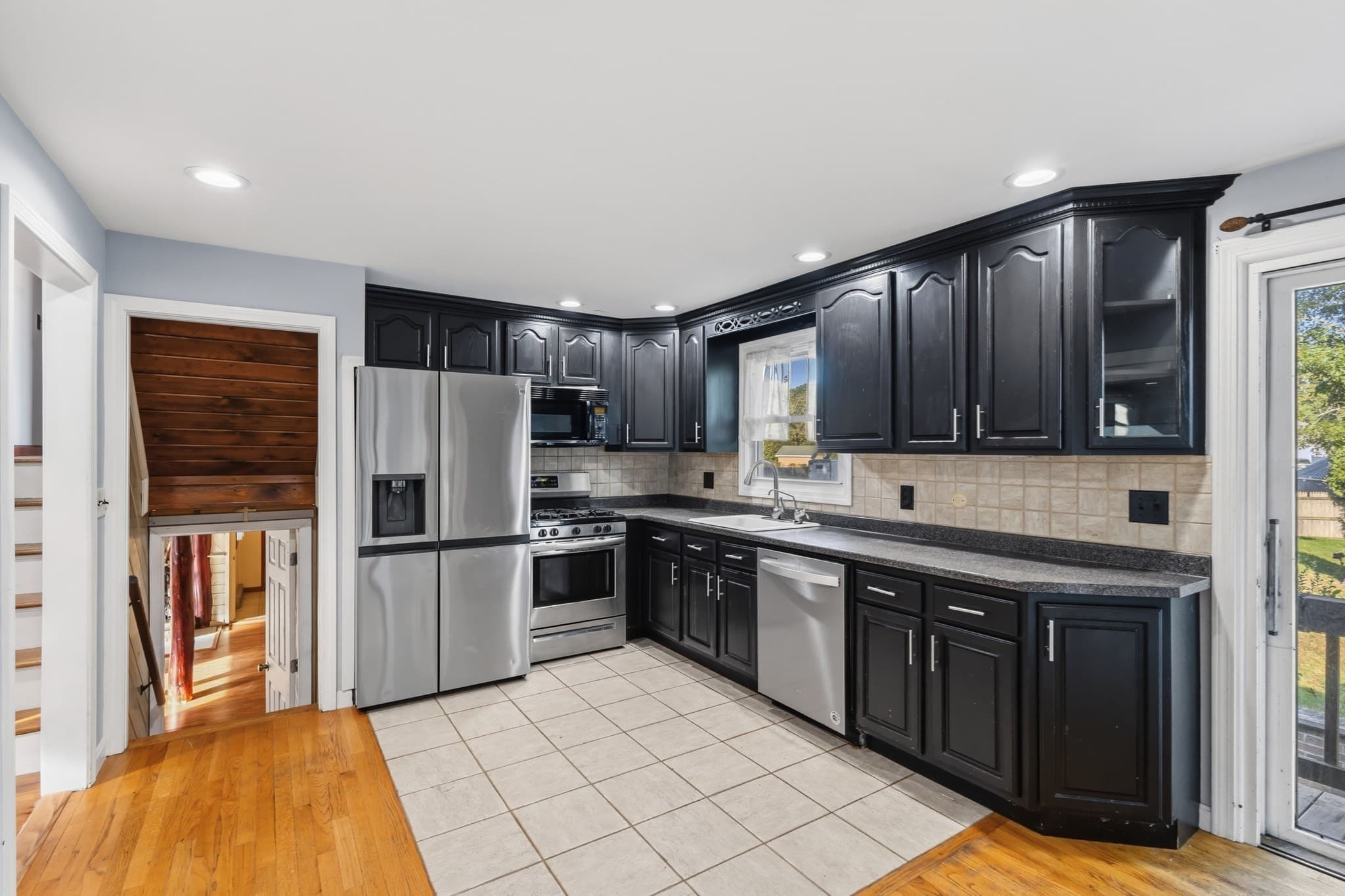 Single Family Residence at 19 Bassett Ave, Westport MA 02790, Westport, photo 5 of 27