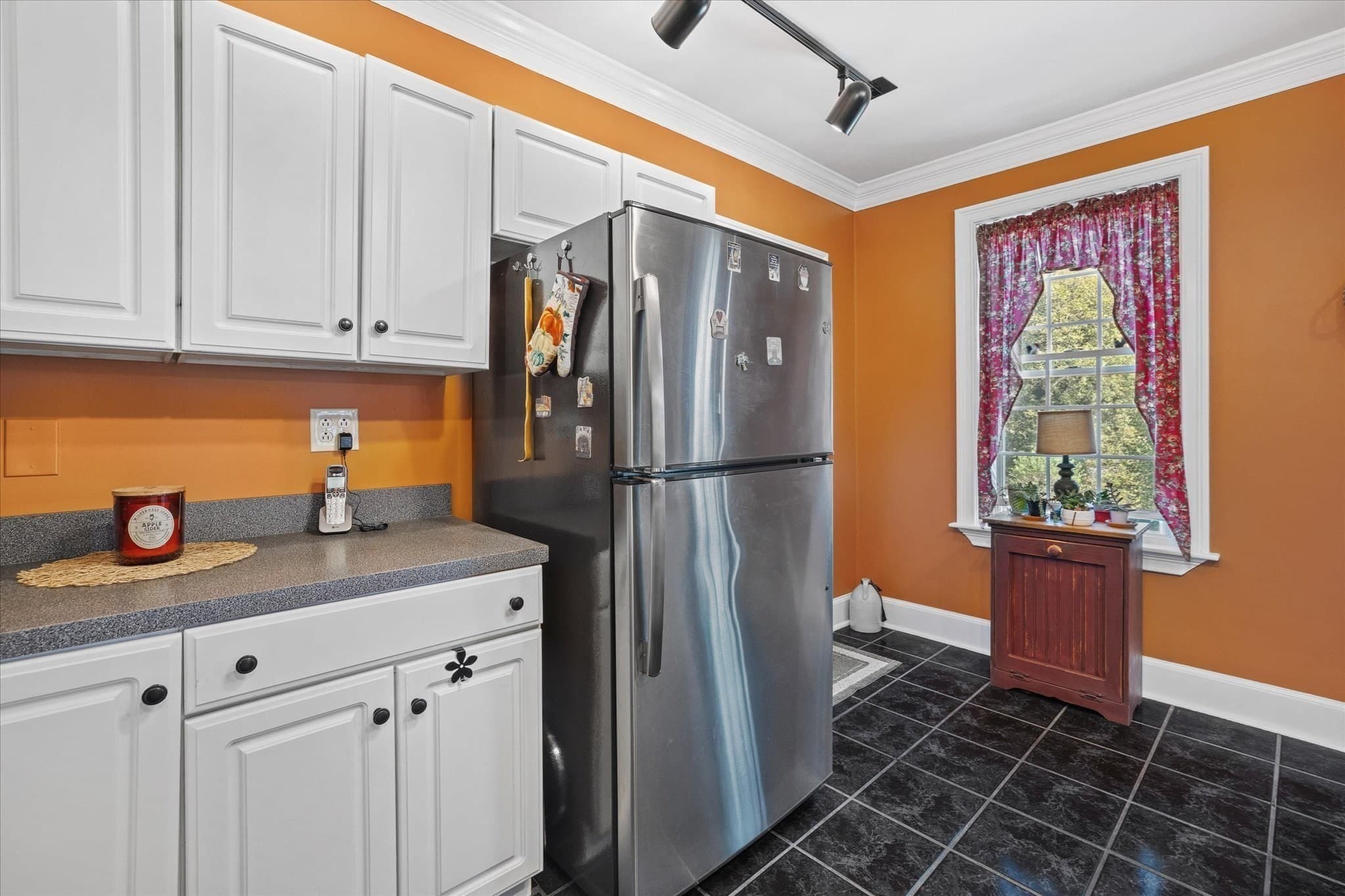 Single Family Residence at 47 Dartmouth St, Worcester MA 01604, Worcester, photo 14 of 36