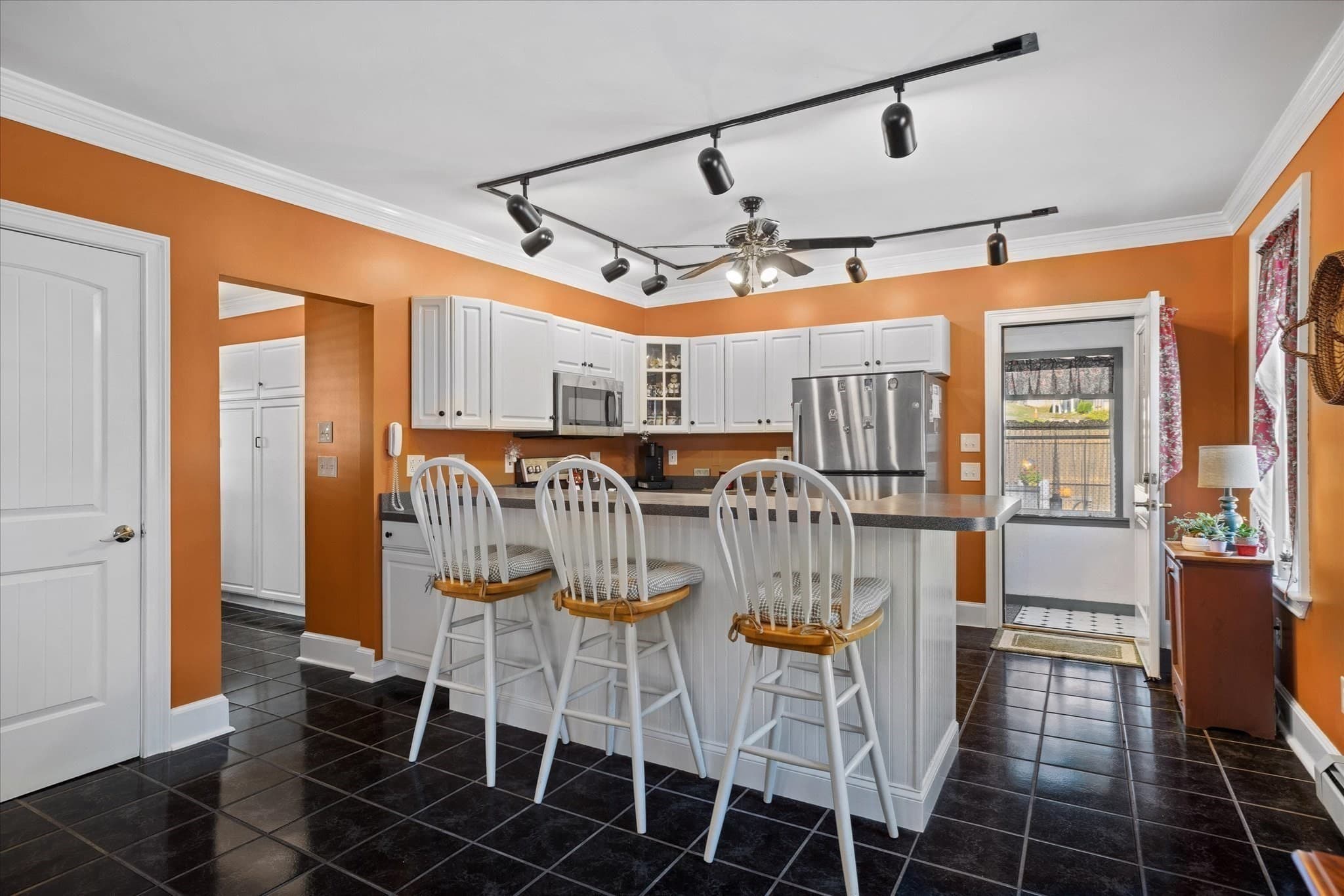 Single Family Residence at 47 Dartmouth St, Worcester MA 01604, Worcester, photo 11 of 36