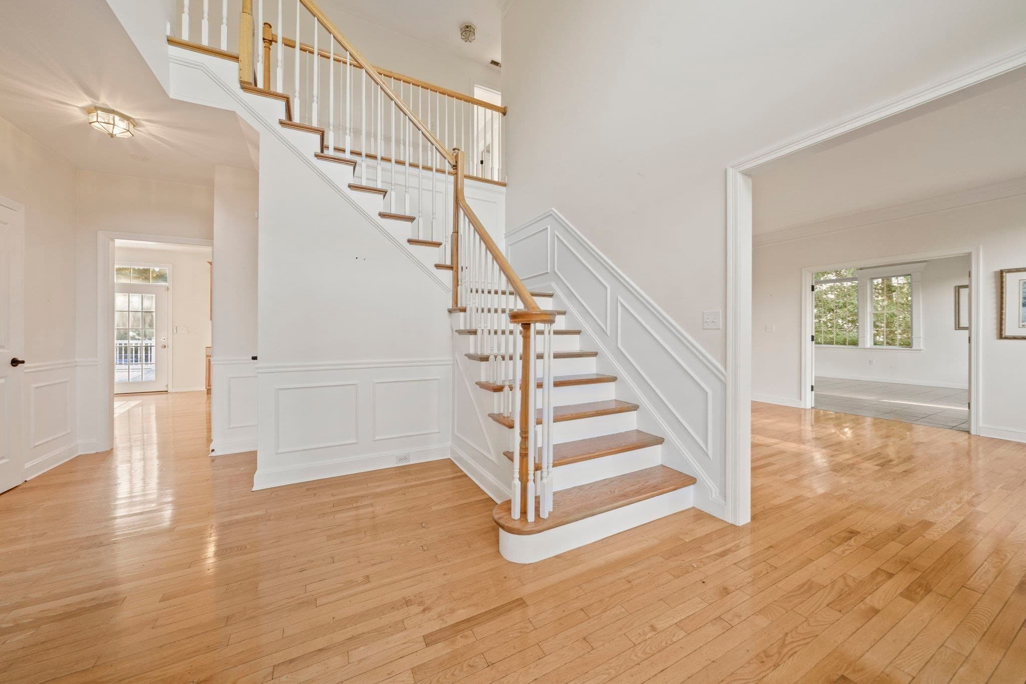 Single Family Residence at 25 Philips Farm Rd, Marshfield MA 02050, Marshfield, photo 3 of 42