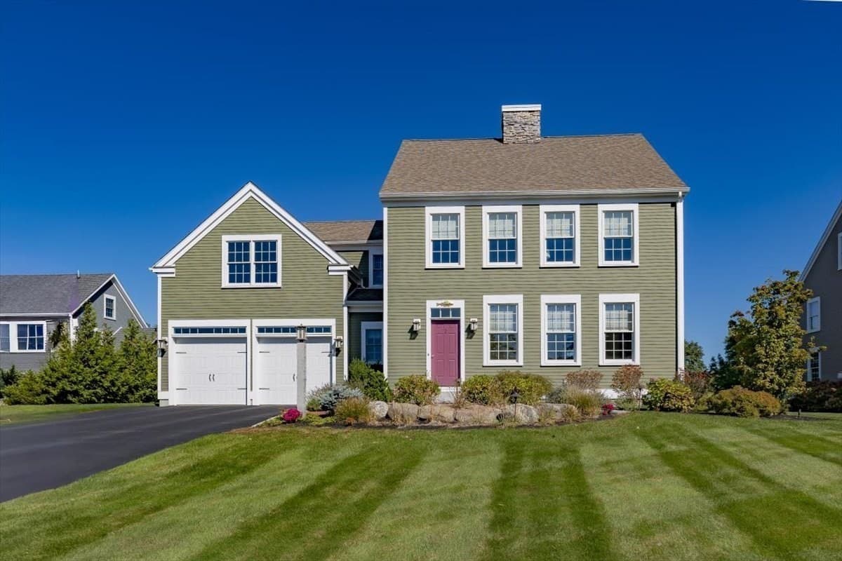 Single Family Residence at 2 Point Shore Overlook, Amesbury MA 01913, Amesbury, photo 2 of 41