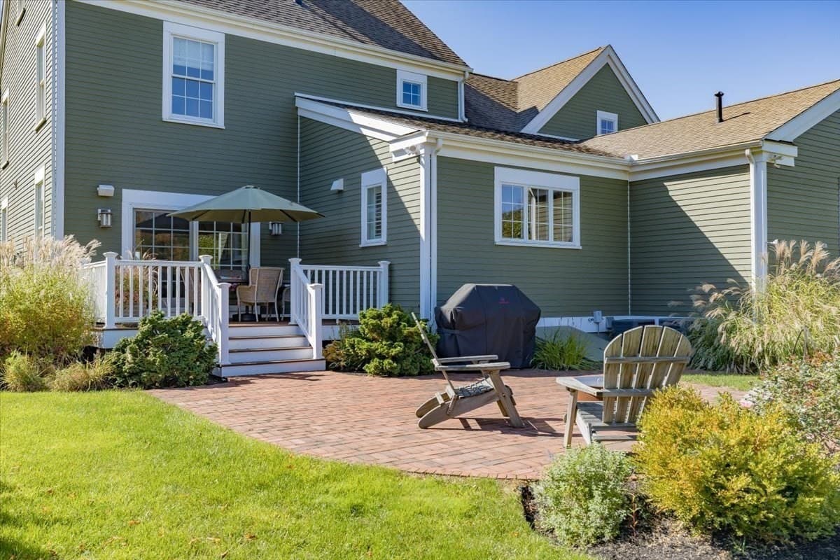 Single Family Residence at 2 Point Shore Overlook, Amesbury MA 01913, Amesbury, photo 6 of 41