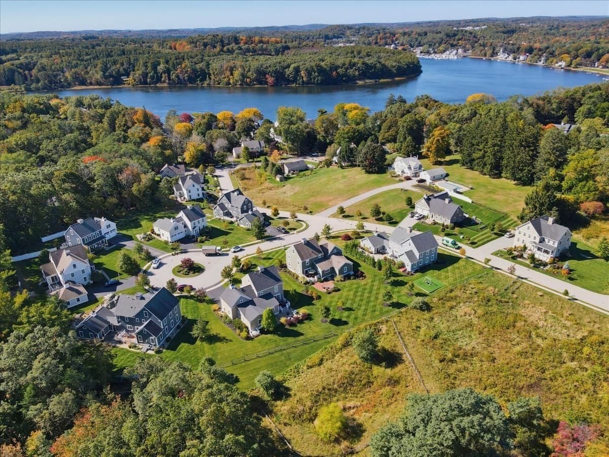 Single Family Residence at 2 Point Shore Overlook, Amesbury MA 01913, Amesbury, photo 12 of 41