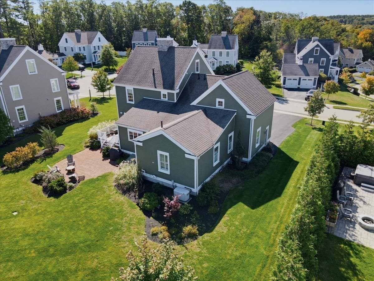 Single Family Residence at 2 Point Shore Overlook, Amesbury MA 01913, Amesbury, photo 5 of 41