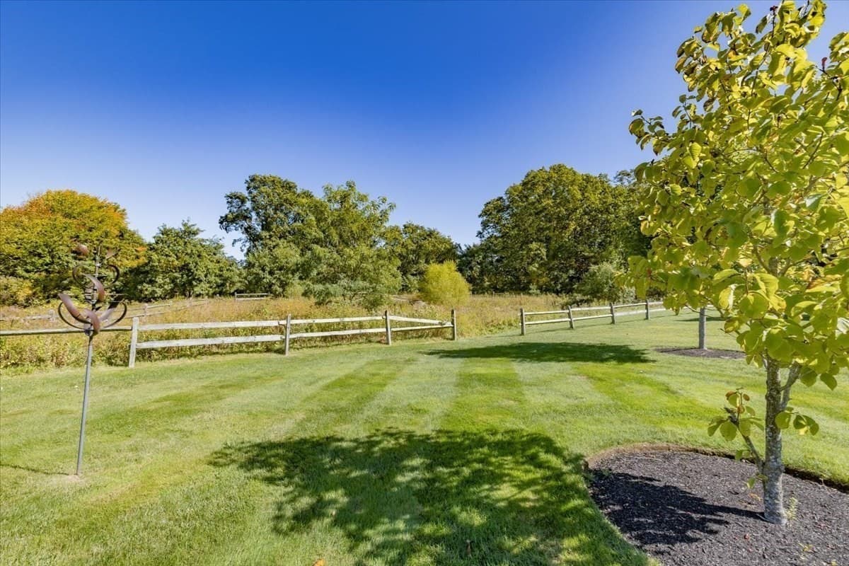 Single Family Residence at 2 Point Shore Overlook, Amesbury MA 01913, Amesbury, photo 9 of 41