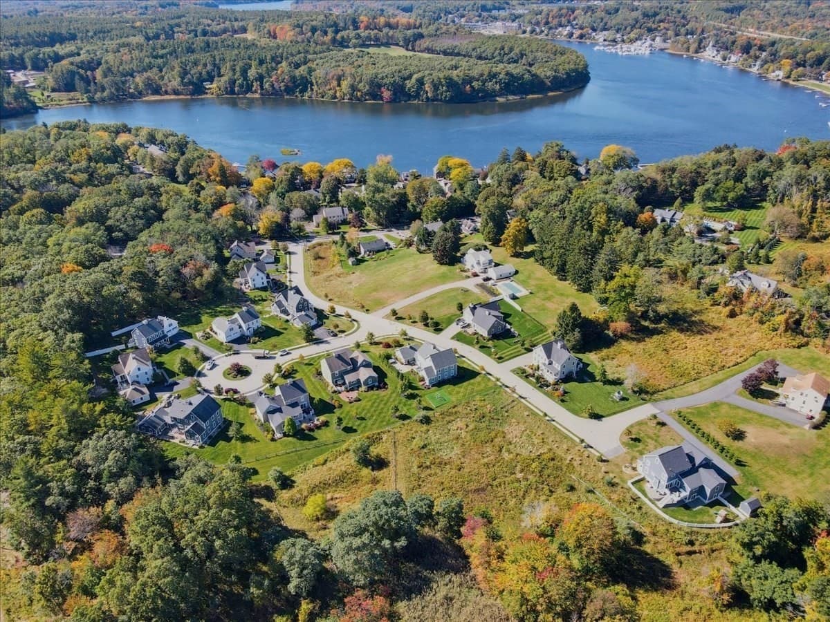 Single Family Residence at 2 Point Shore Overlook, Amesbury MA 01913, Amesbury, photo 10 of 41