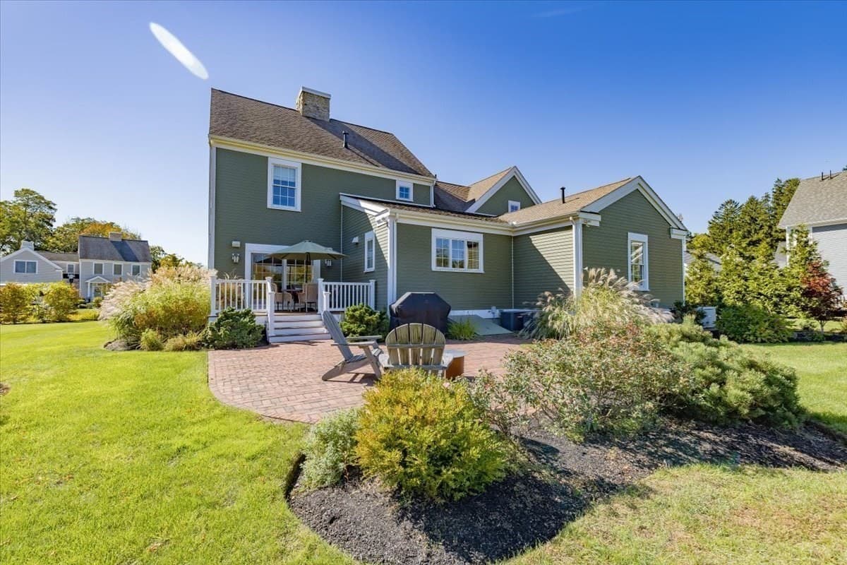 Single Family Residence at 2 Point Shore Overlook, Amesbury MA 01913, Amesbury, photo 8 of 41