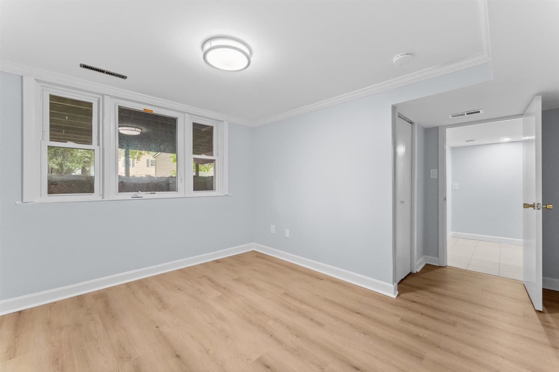Single Family Residence at 100 Middle St, Woburn MA 01801, Woburn, photo 15 of 22