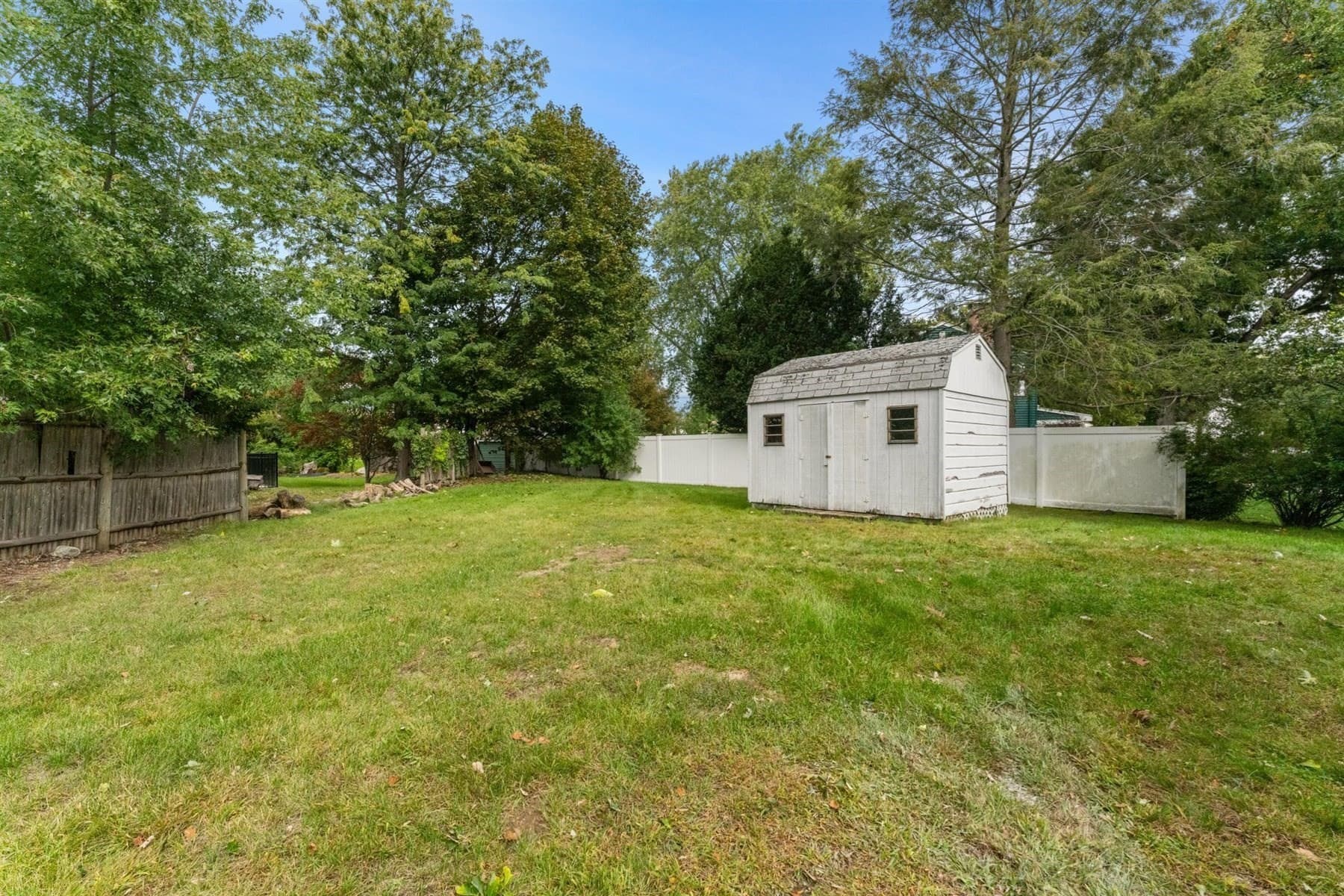 Single Family Residence at 100 Middle St, Woburn MA 01801, Woburn, photo 19 of 22