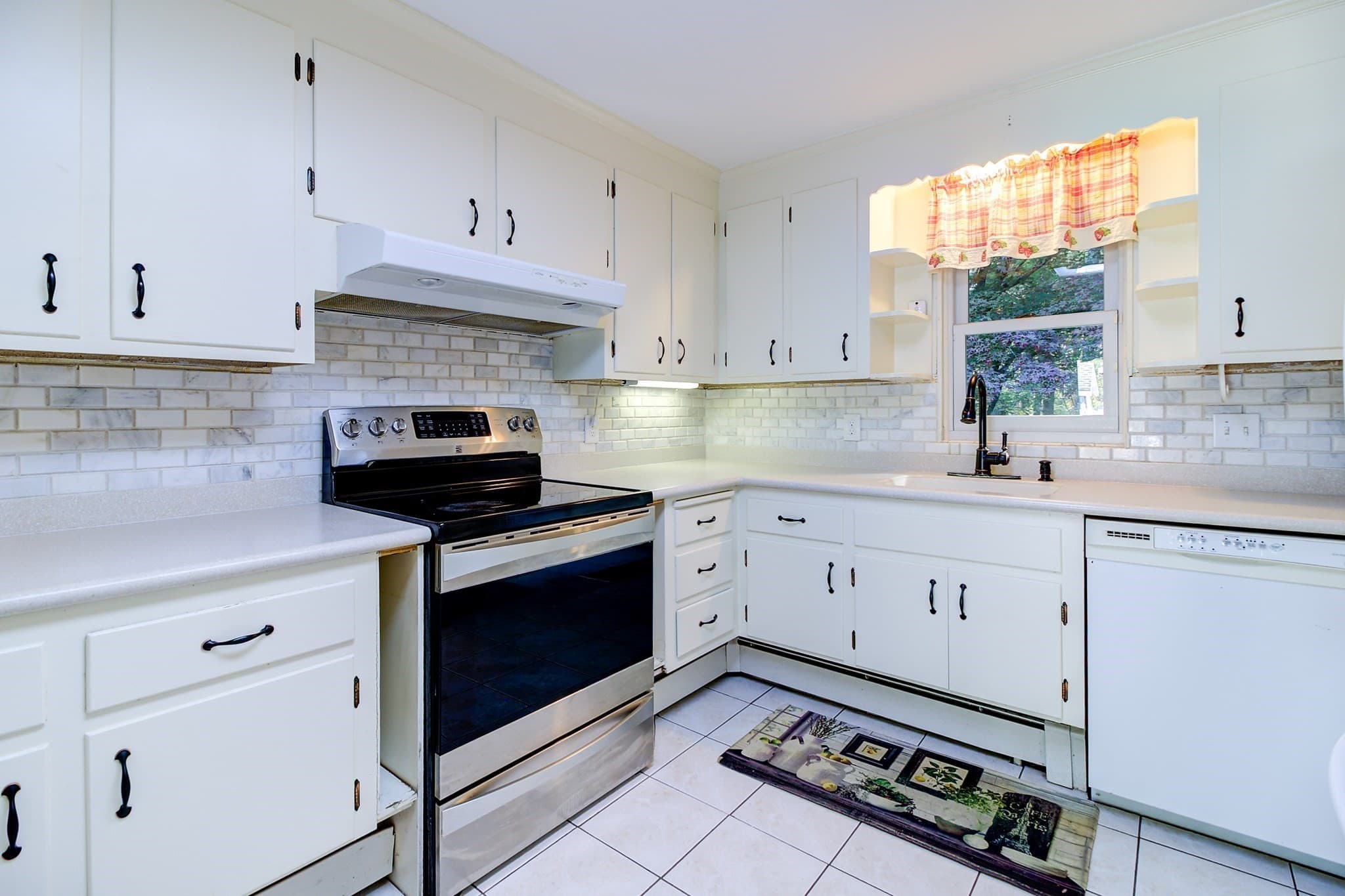 Single Family Residence at 576 Moose Hill Street, Sharon MA 02067, Sharon, photo 7 of 31