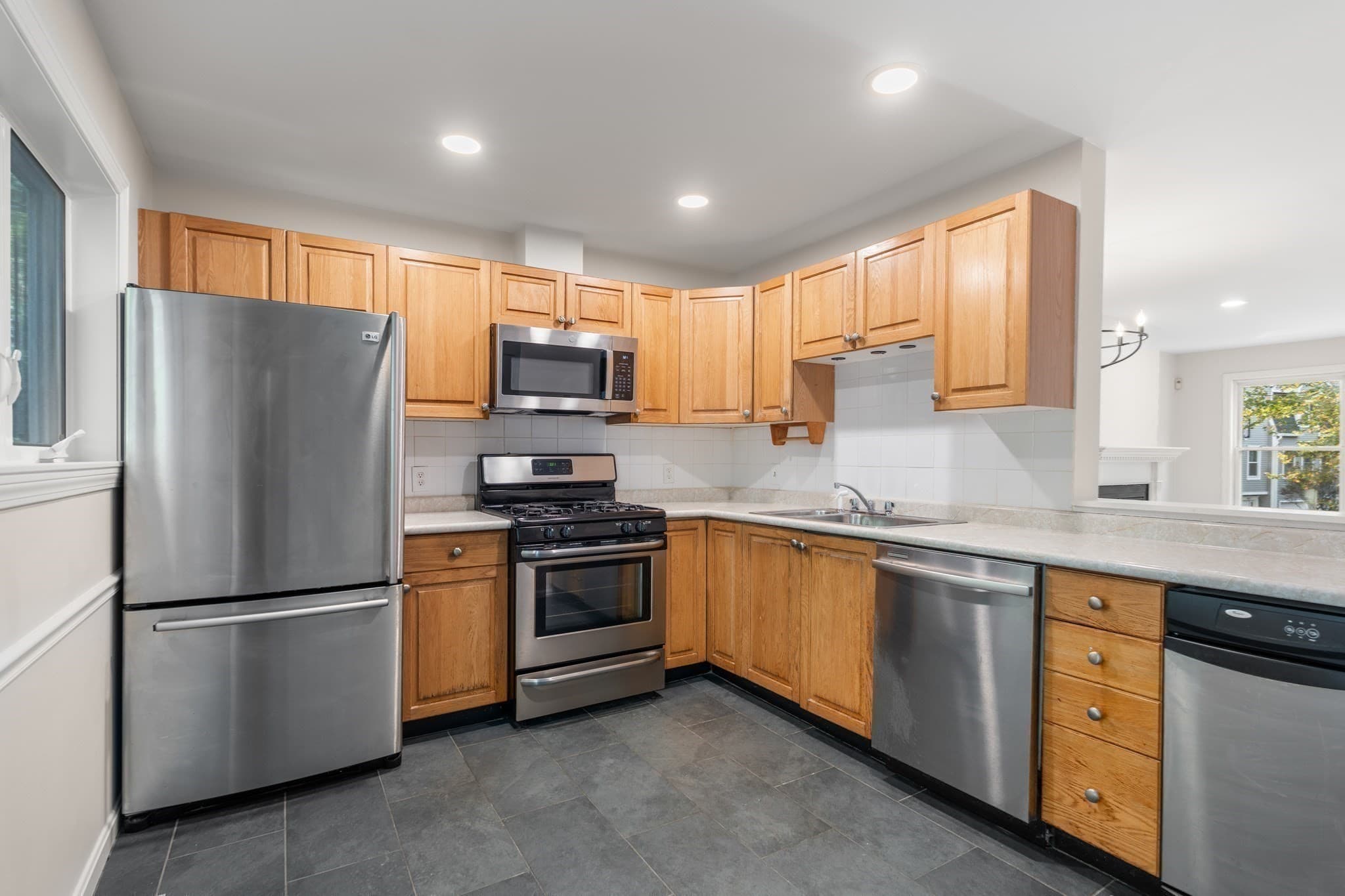 Condominium at 95 Anderer Ln # 3, Boston MA 02132, Boston, photo 13 of 34