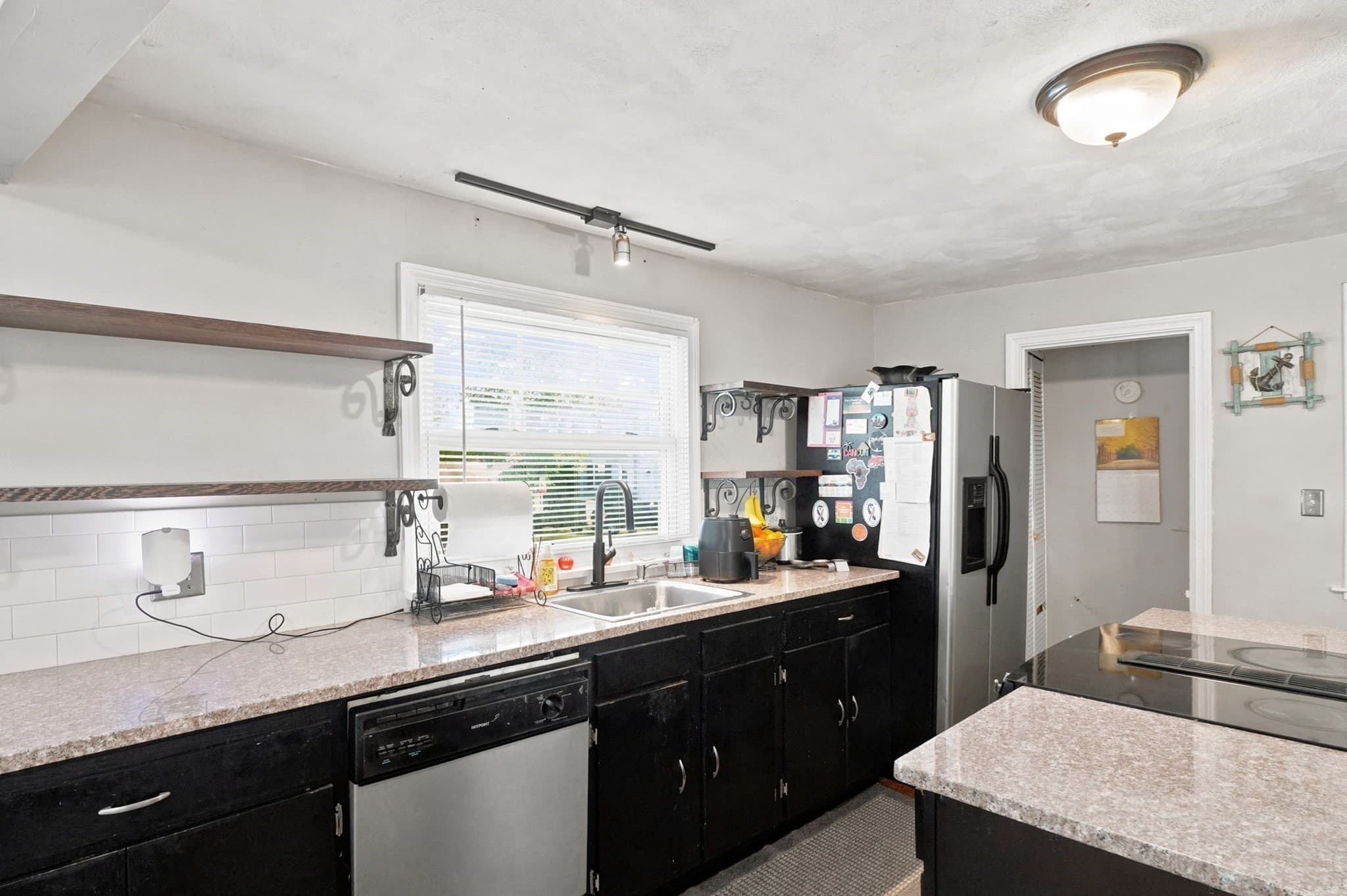 Single Family Residence at 75 Nahant St, Lynn MA 01902, Lynn, photo 13 of 29