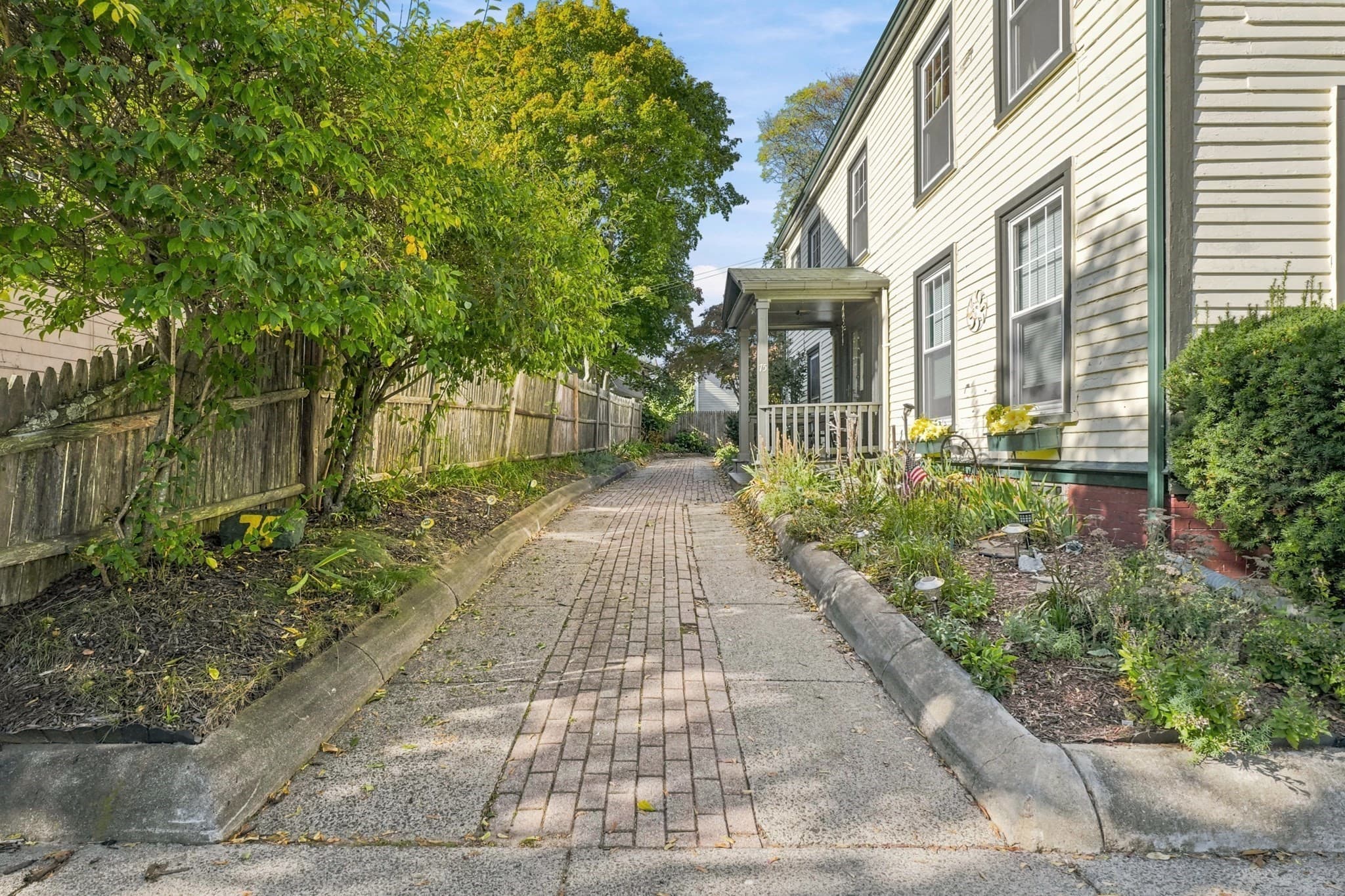 Single Family Residence at 75 Nahant St, Lynn MA 01902, Lynn, photo 3 of 29