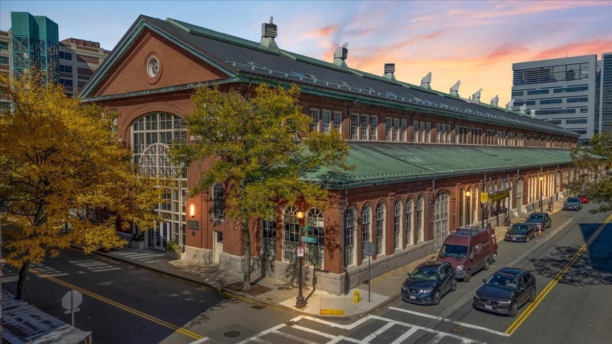 106 13th # 312, Boston MA 02129