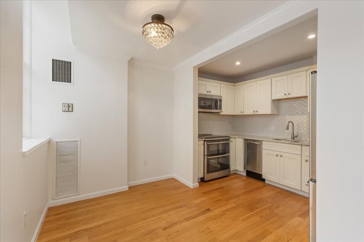 Condominium at 106 13th # 312, Boston MA 02129, Boston, photo 4 of 42