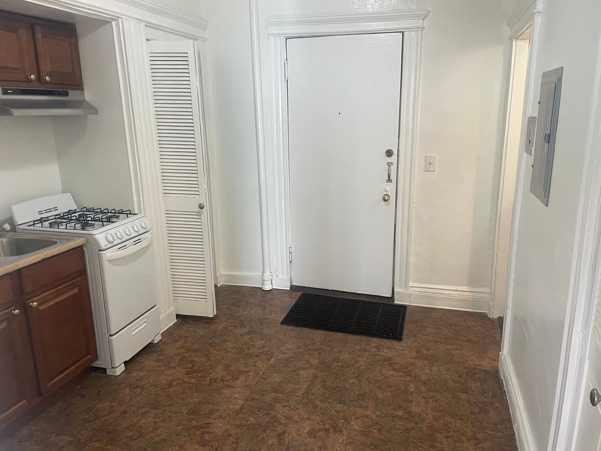 Condominium at 285 Lynn Shore Dr # 409, Lynn MA 01902, Lynn, photo 4 of 11