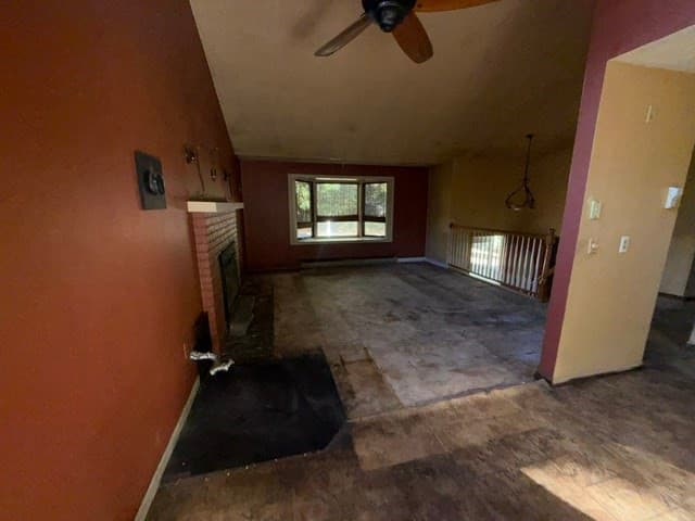 Single Family Residence at 8 Windy Ridge Rd, Webster MA 01570, Webster, photo 6 of 10
