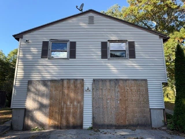 Single Family Residence at 8 Windy Ridge Rd, Webster MA 01570, Webster, photo 3 of 10