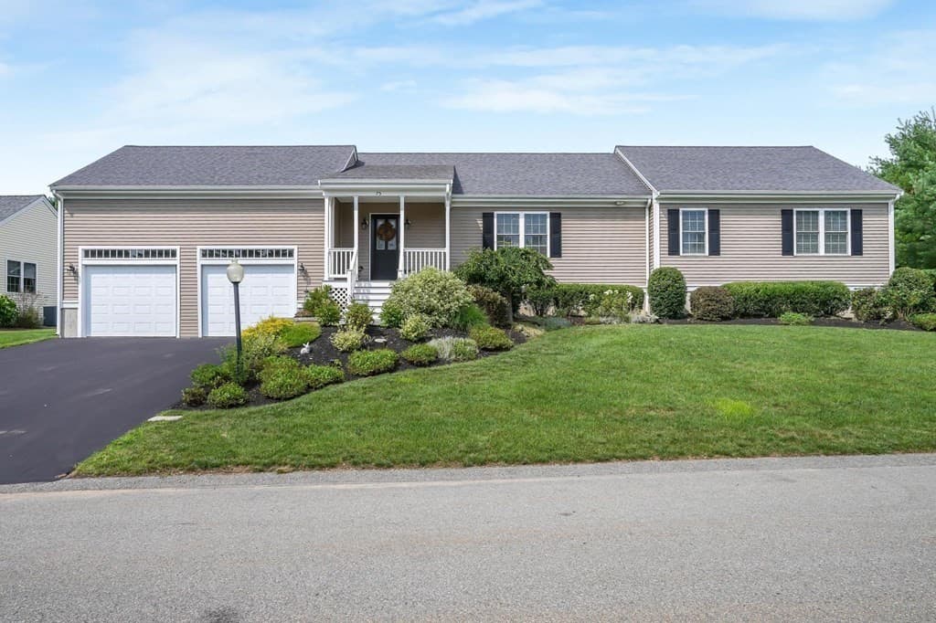 75 Bear Paw Trl # 75, Taunton MA 02718
