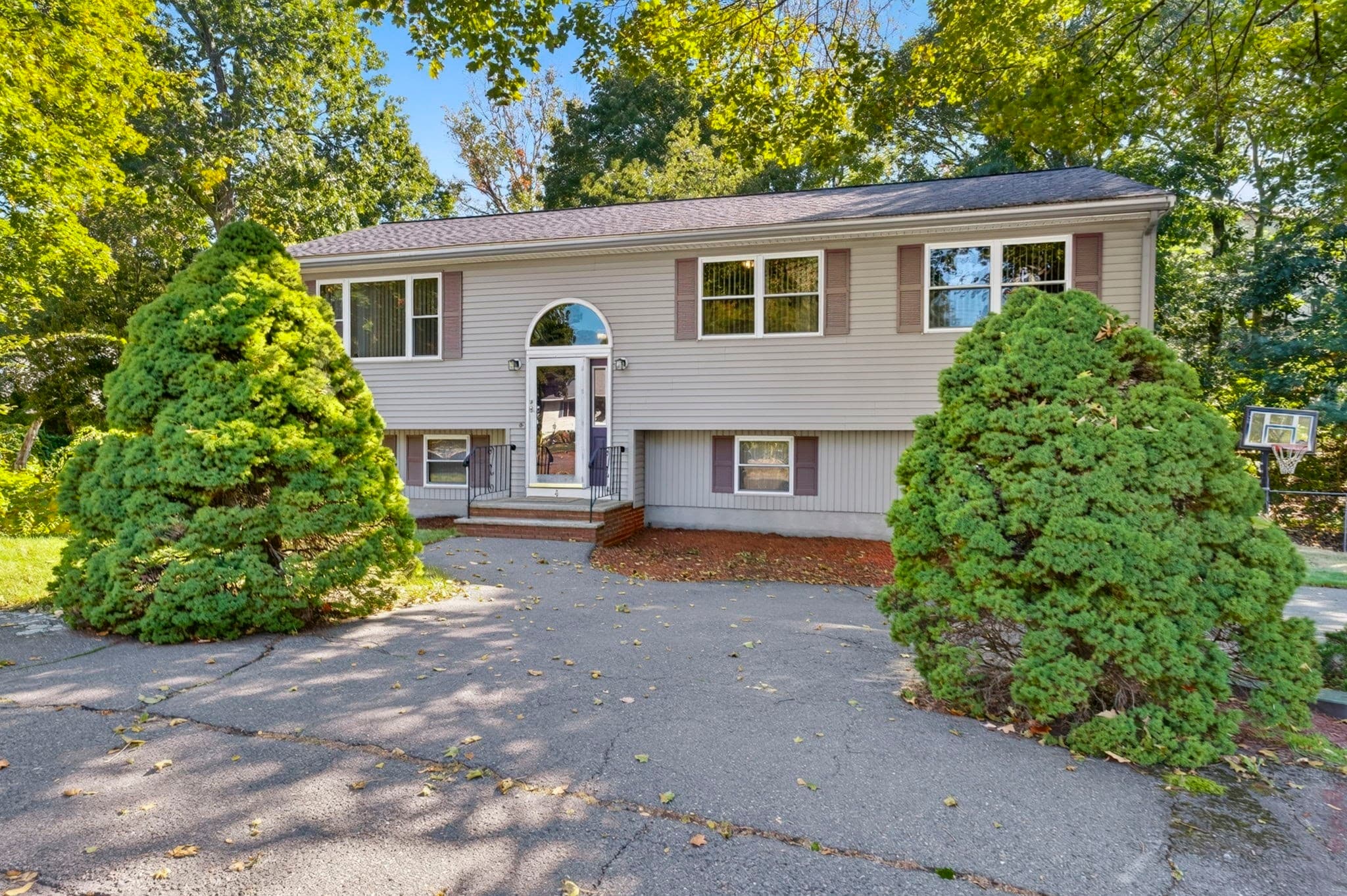 Single Family Residence at 4 Wildwood Terrace, Saugus MA 01906, Saugus, photo 2 of 40