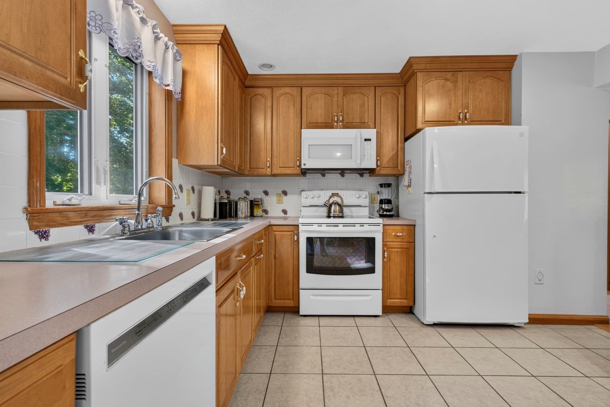Single Family Residence at 4 Wildwood Terrace, Saugus MA 01906, Saugus, photo 12 of 40
