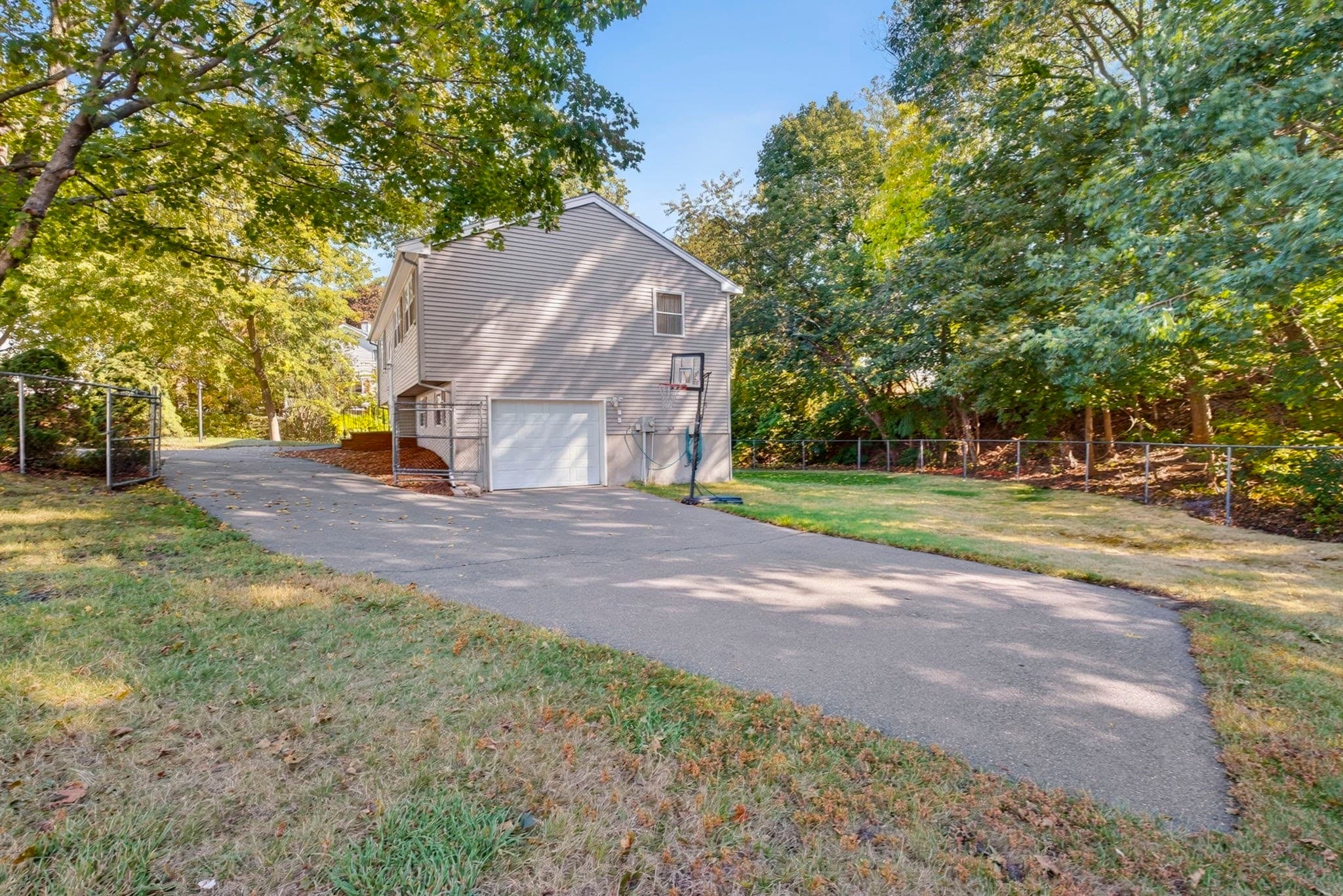 Single Family Residence at 4 Wildwood Terrace, Saugus MA 01906, Saugus, photo 3 of 40