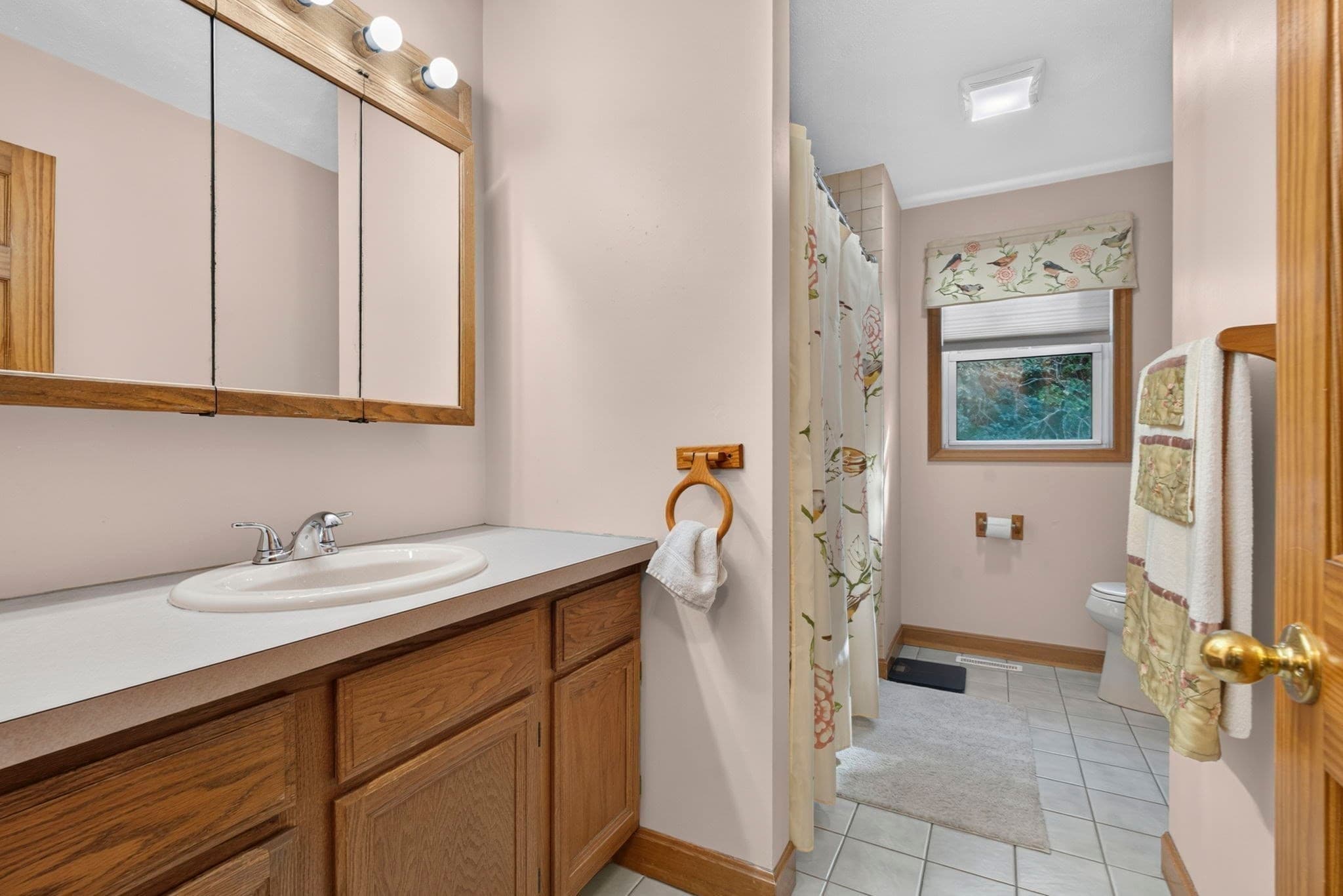Single Family Residence at 4 Wildwood Terrace, Saugus MA 01906, Saugus, photo 21 of 40