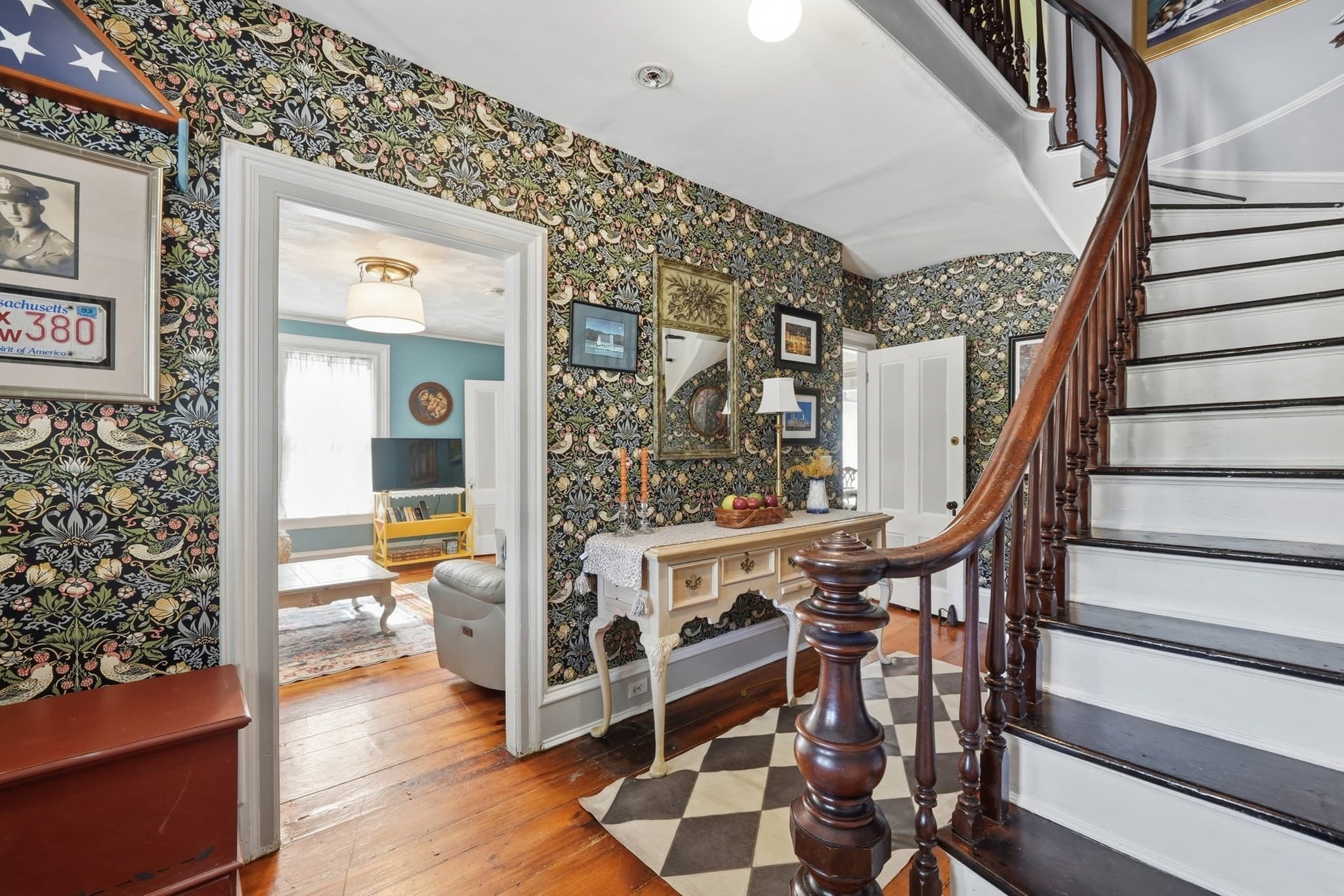 Single Family Residence at 165 Holden St, Worcester MA 01606, Worcester, photo 9 of 37