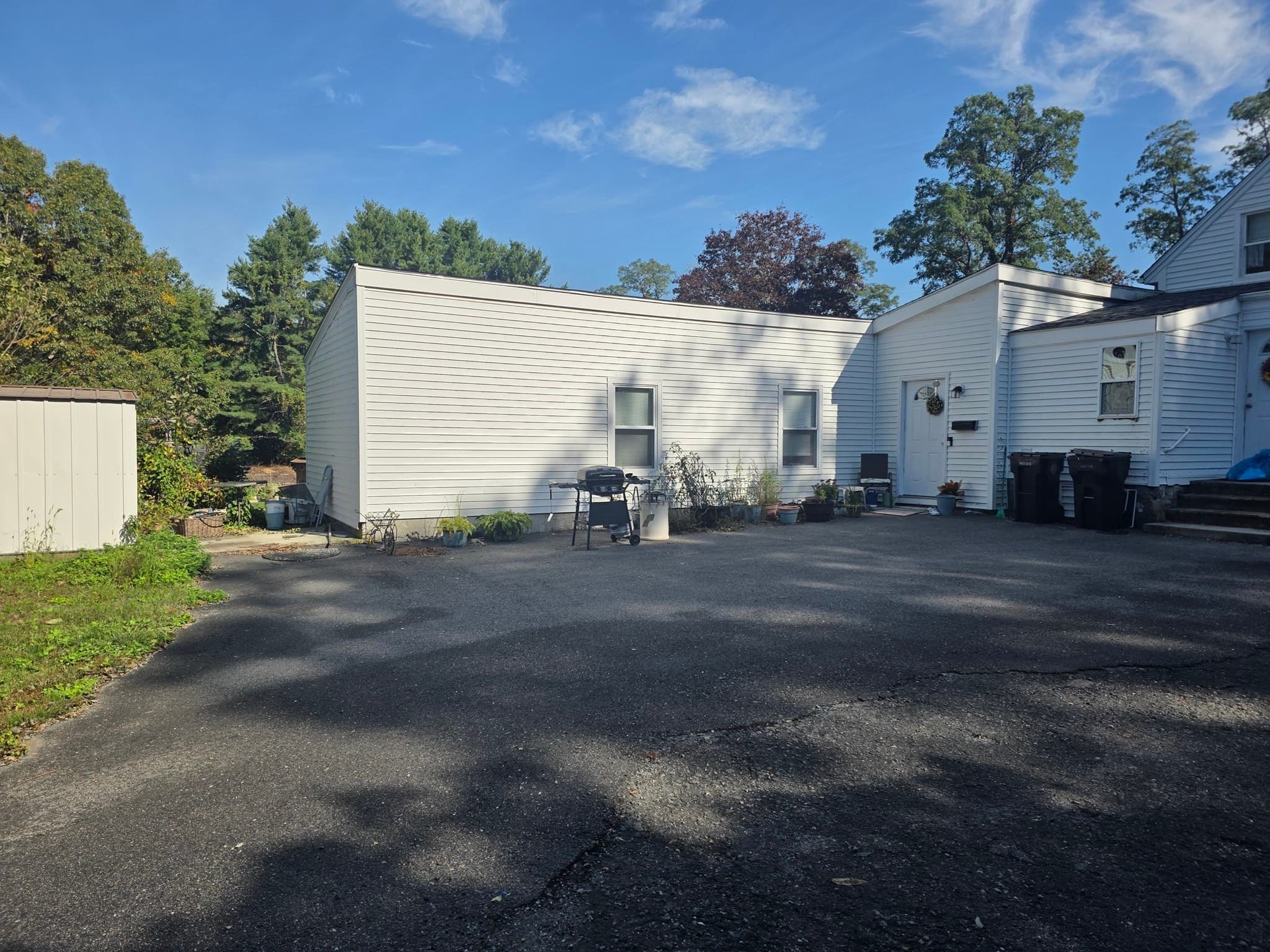 Single Family Residence at 434 Hixville Rd, Dartmouth MA 02747, Dartmouth, photo 2 of 4