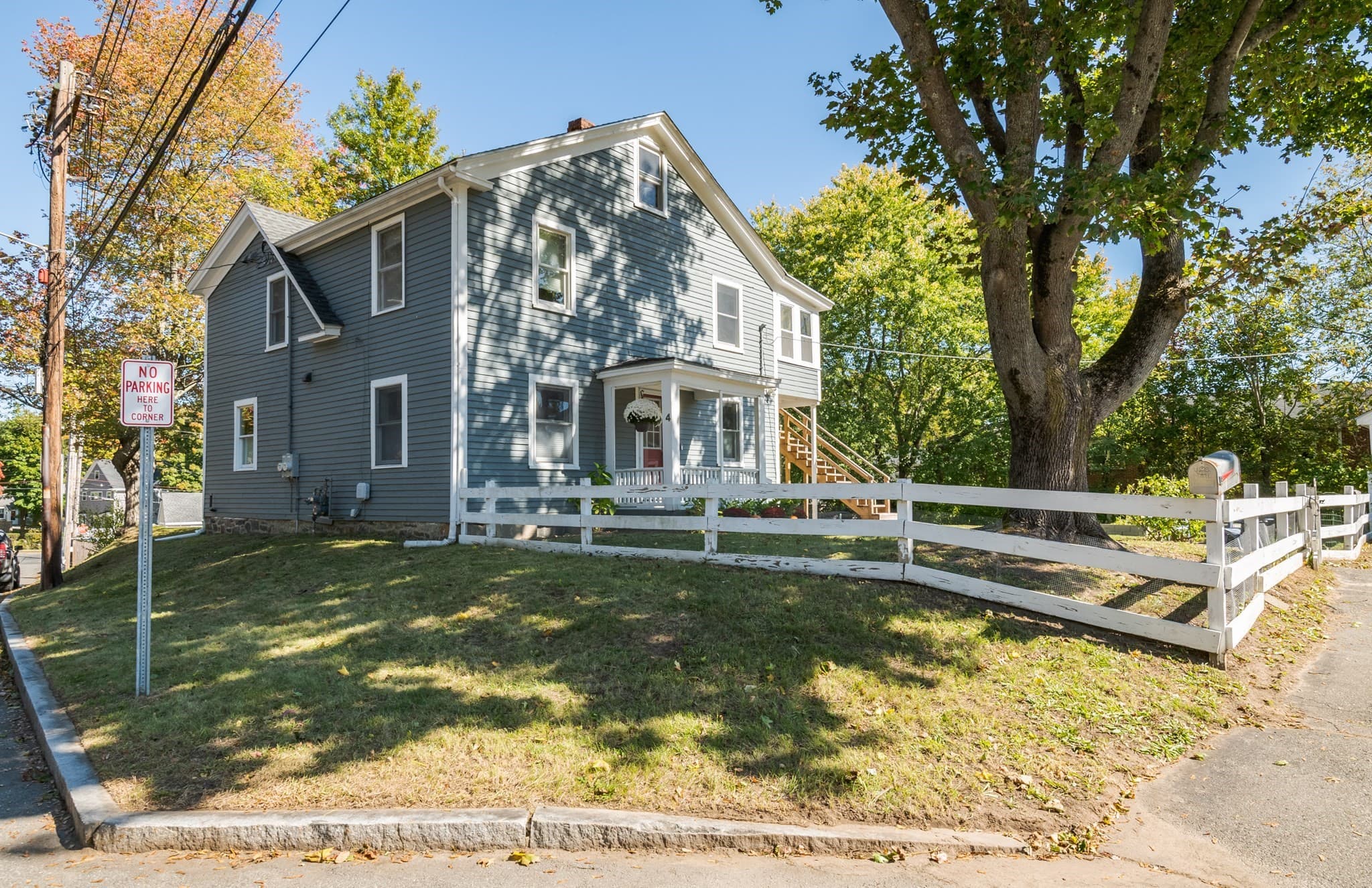 4 Pleasant St, Ipswich MA 01938