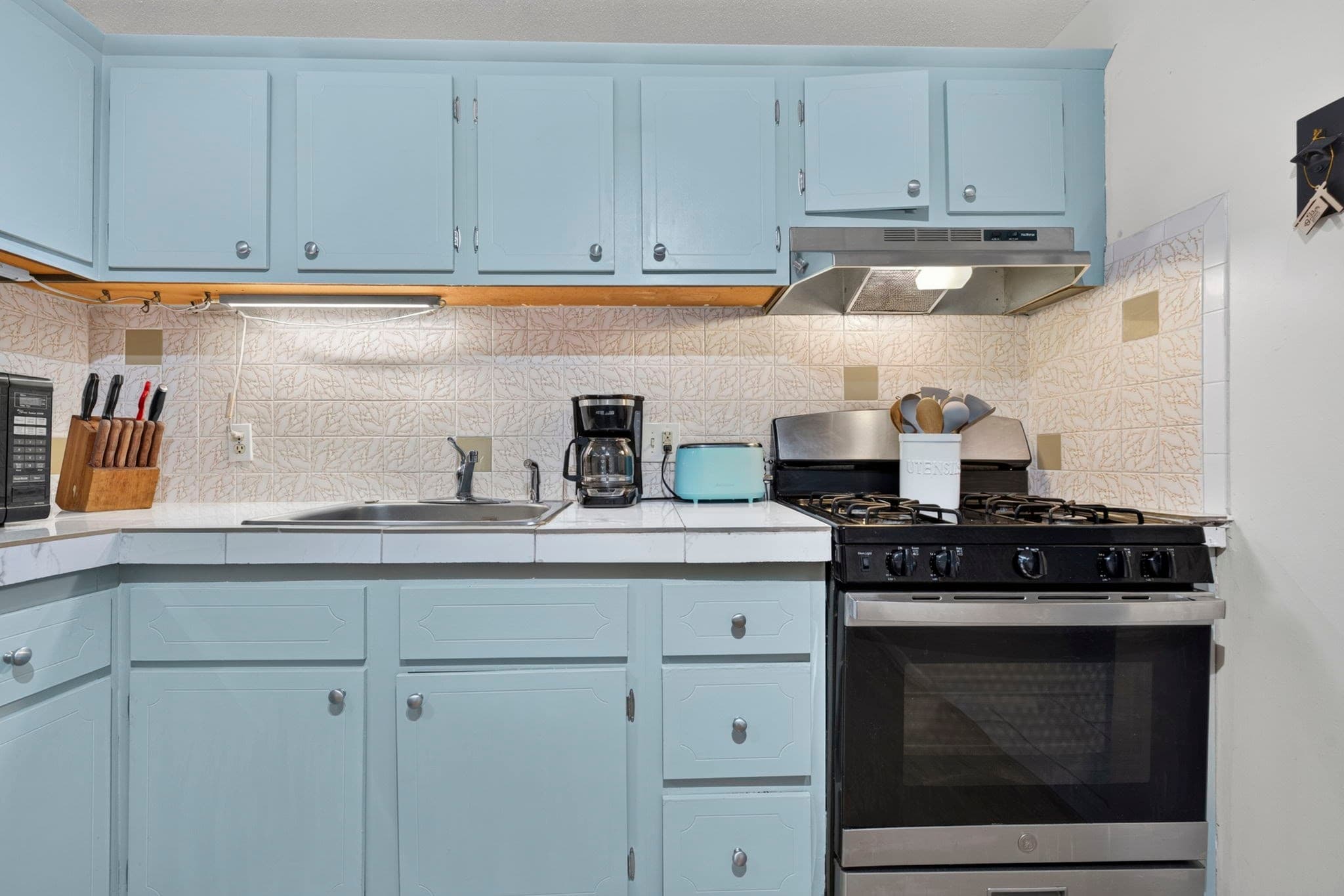 Condominium at 262 E Haverhill St # 23, Lawrence MA 01841, Lawrence, photo 17 of 32
