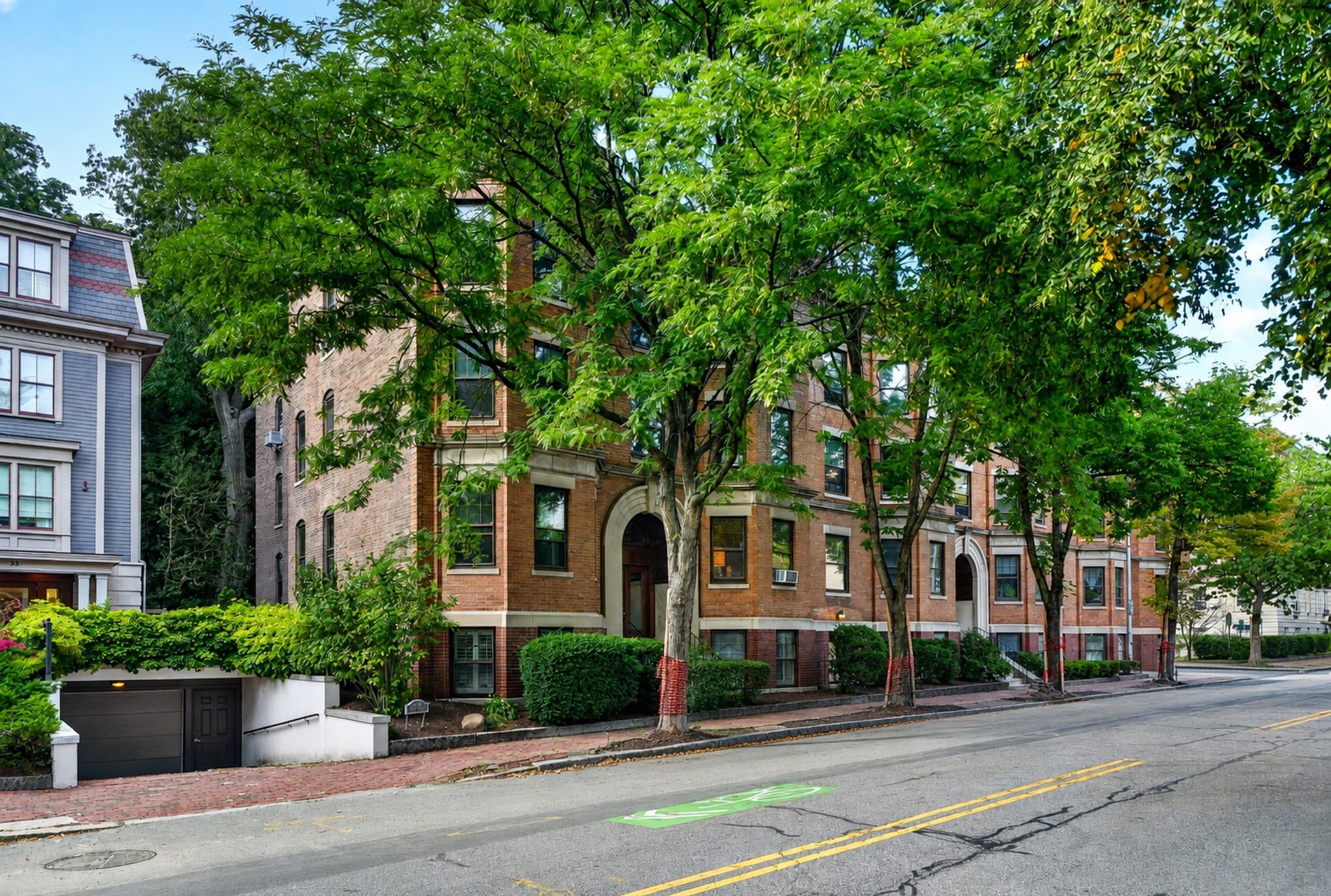 Condominium at 31 Linnaean St # 2, Cambridge MA 02138, Cambridge, photo 5 of 37
