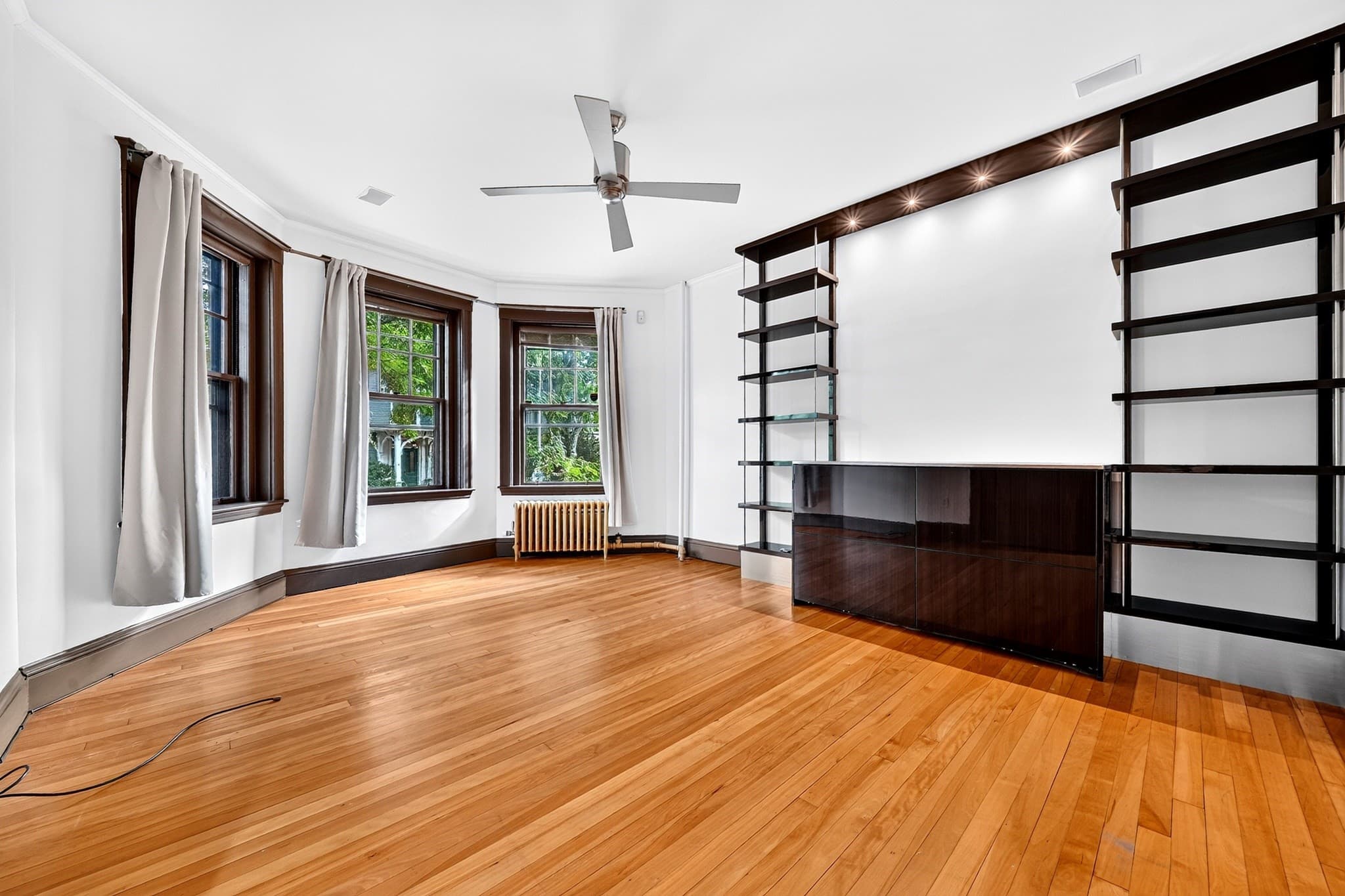 Condominium at 31 Linnaean St # 2, Cambridge MA 02138, Cambridge, photo 14 of 37