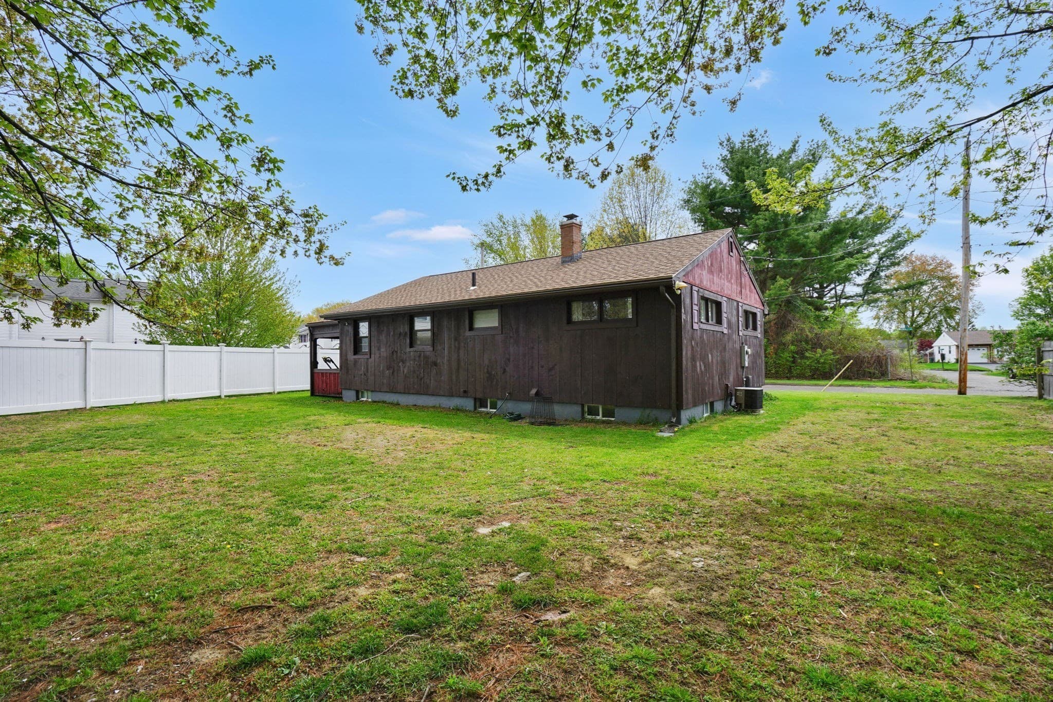 Single Family Residence at 94 Cora Ave, Chicopee MA 01013, Chicopee, photo 5 of 41