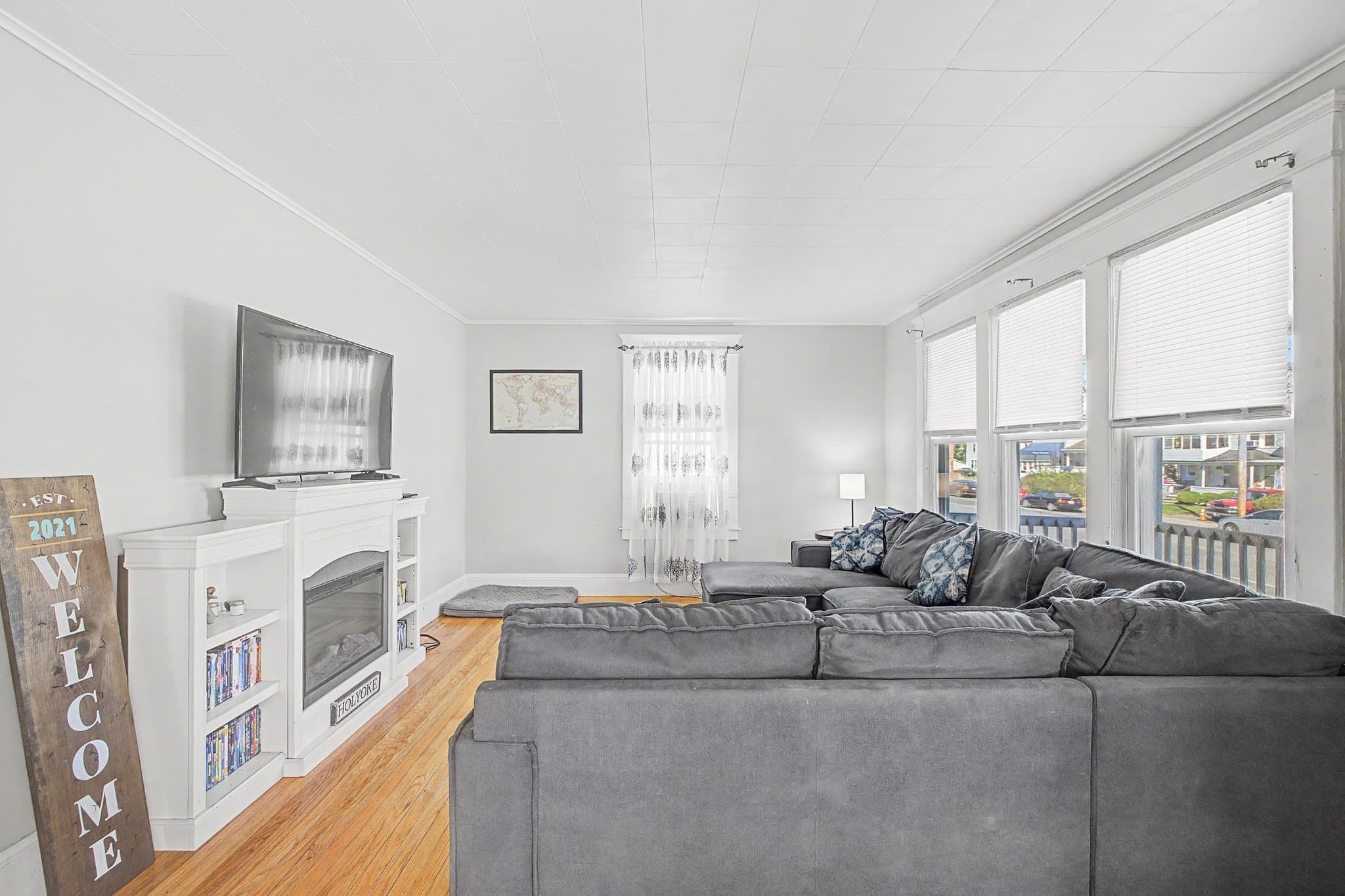 Single Family Residence at 419 Hillside Ave, Holyoke MA 01040, Holyoke, photo 15 of 40
