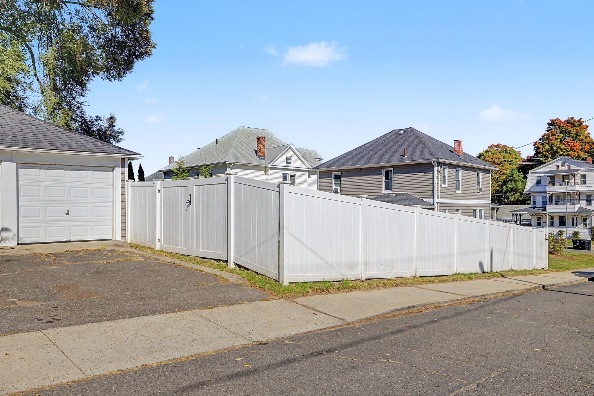 Single Family Residence at 419 Hillside Ave, Holyoke MA 01040, Holyoke, photo 40 of 40