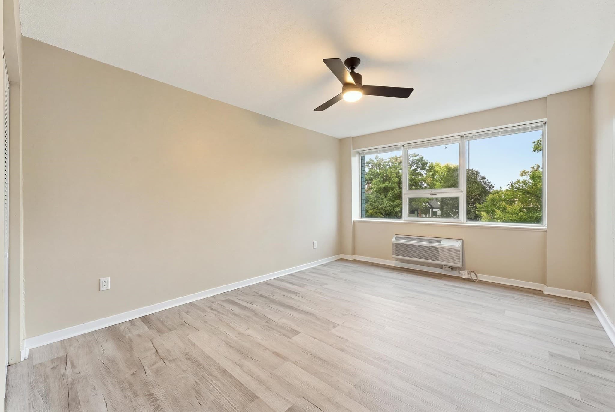 Condominium at 101 Mulberry Street # 508, Springfield MA 01105, Springfield, photo 23 of 41