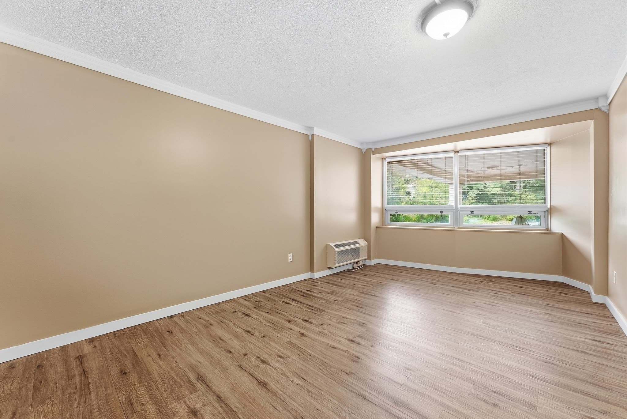 Condominium at 101 Mulberry Street # 120, Springfield MA 01105, Springfield, photo 14 of 41