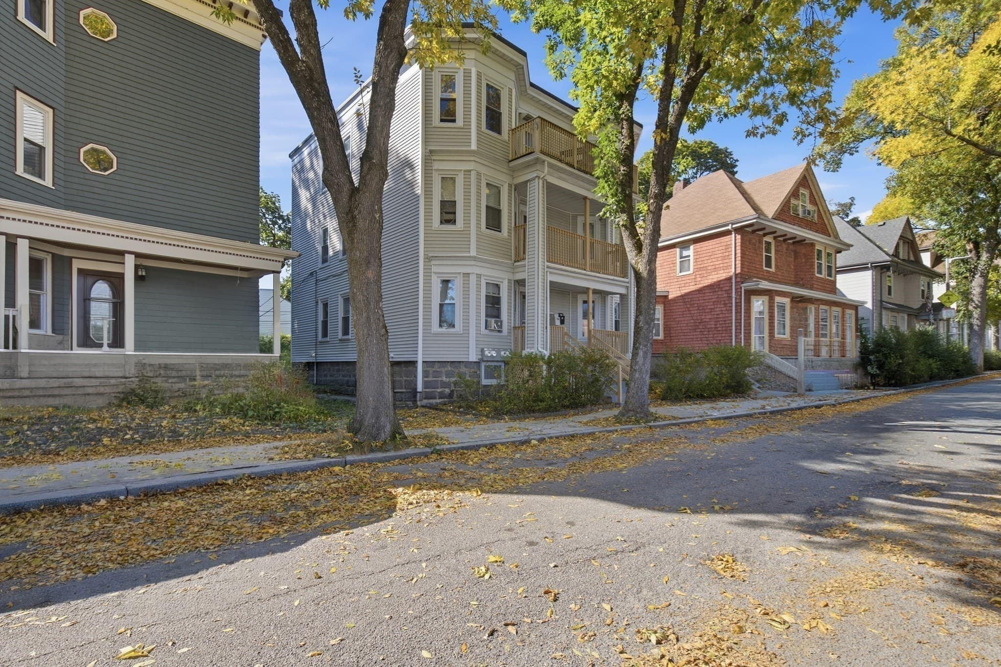 3 Family at 19 Samoset St, Boston MA 02124, Boston, photo 4 of 33