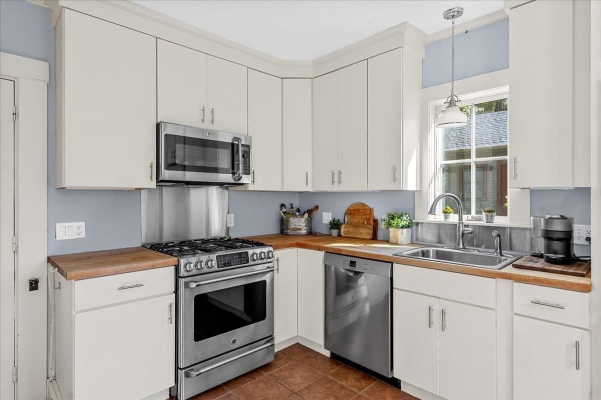 Single Family Residence at 87 Rockland Place, Newton MA 02464, Newton, photo 11 of 37