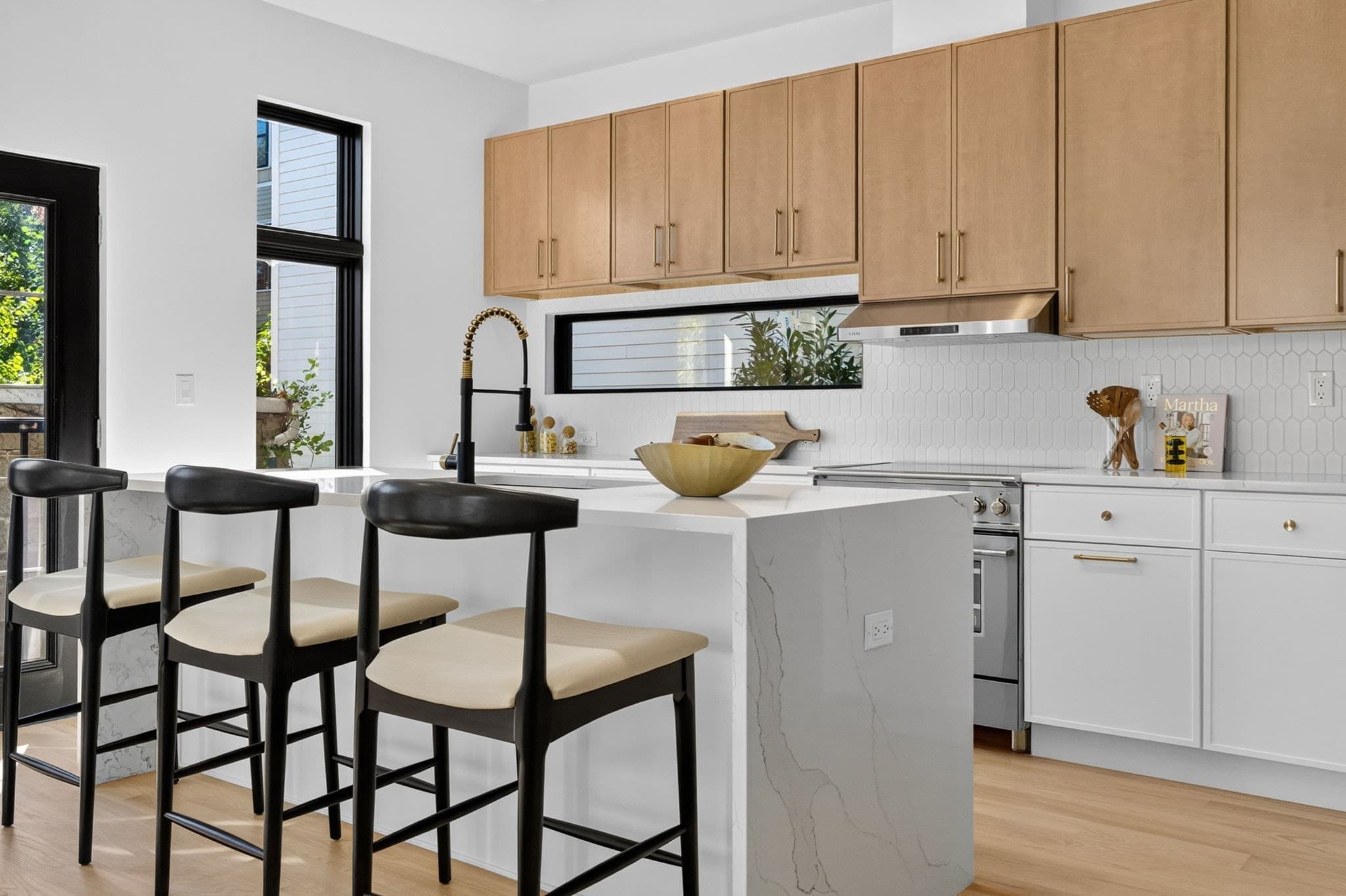 Condominium at 15 Clyde St # R, Somerville MA 02145, Somerville, photo 4 of 21
