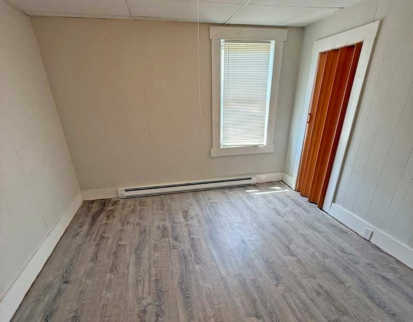 5-9 Family at 18 Auburn St, Lowell MA 01852, Lowell, photo 7 of 11