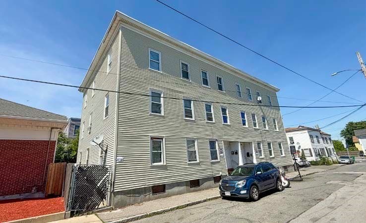5-9 Family at 18 Auburn St, Lowell MA 01852, Lowell, photo 3 of 11