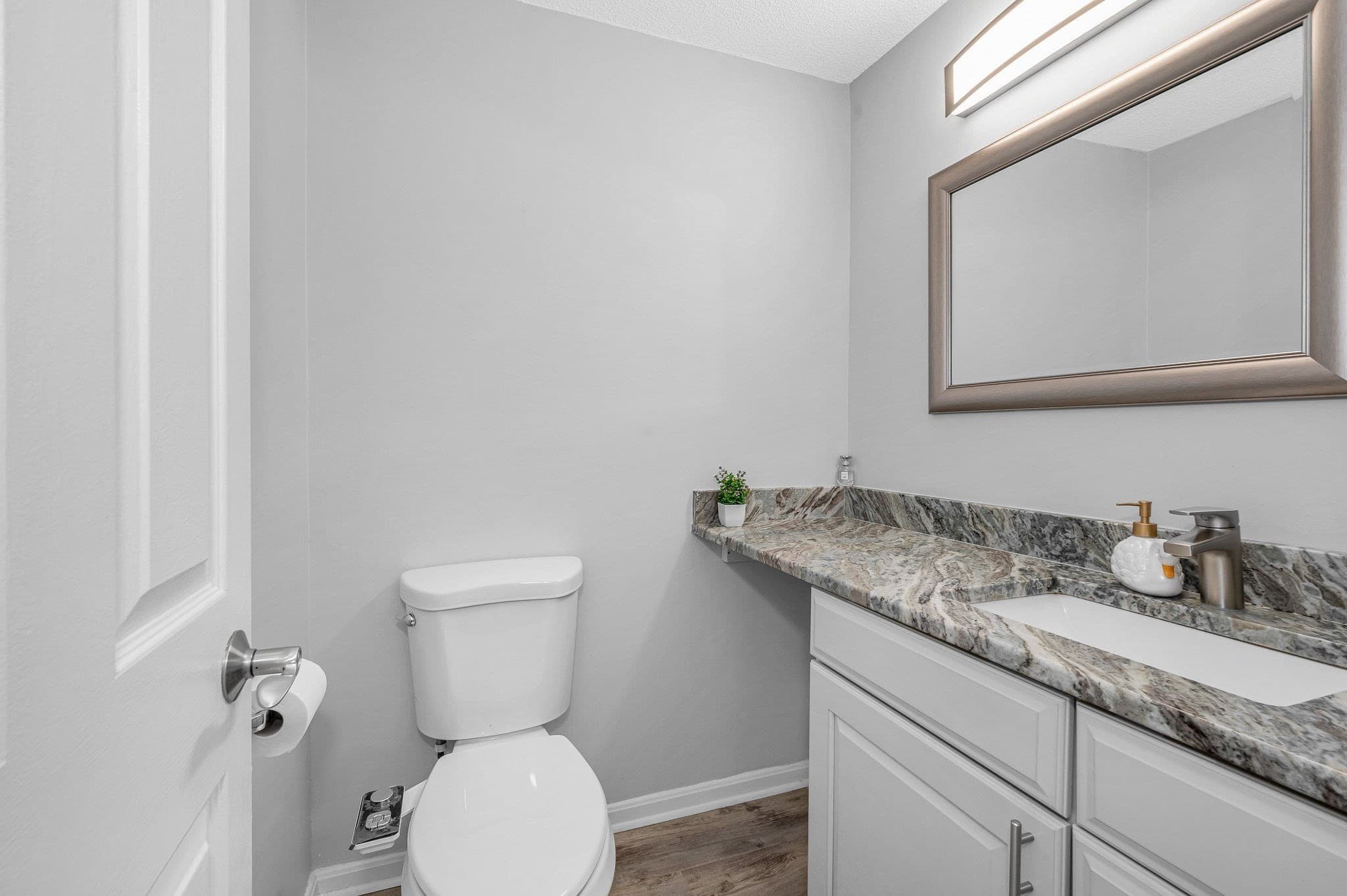 Condominium at 28 Meadowview Cir # 28, Nashua NH 03062, Nashua, photo 17 of 42