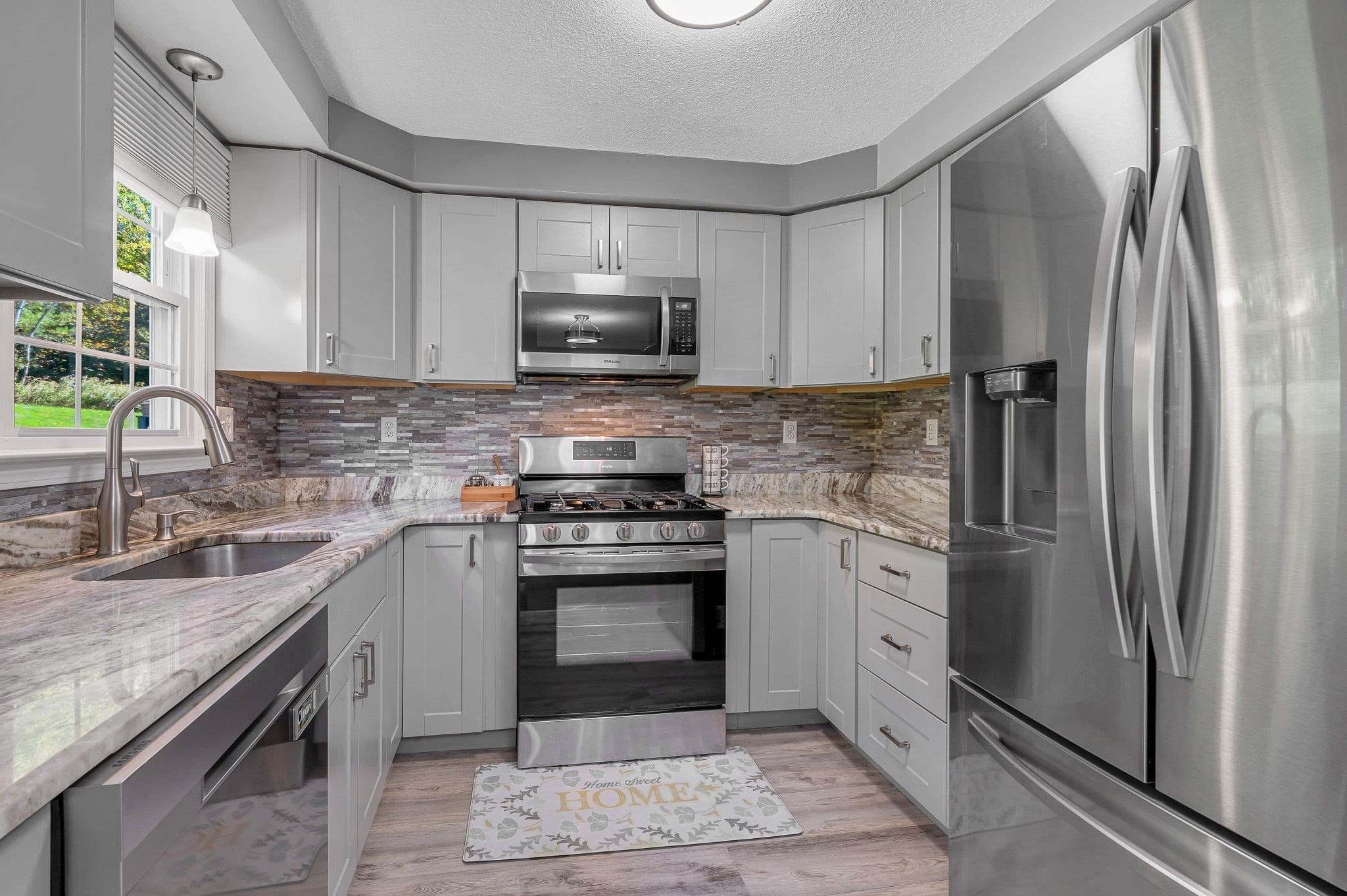 Condominium at 28 Meadowview Cir # 28, Nashua NH 03062, Nashua, photo 16 of 42