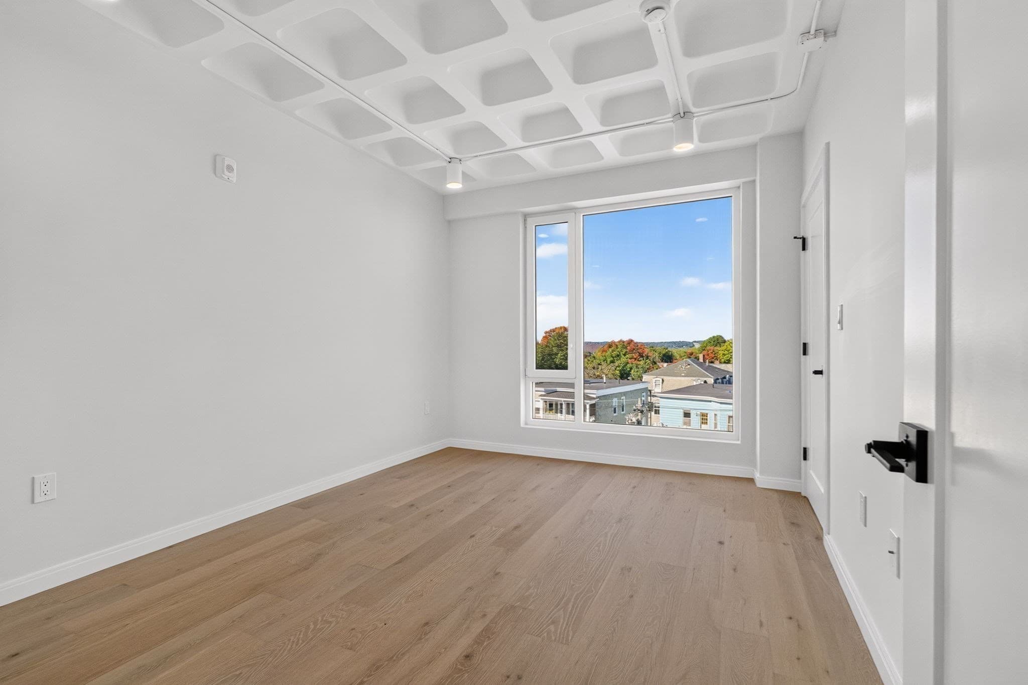 Condominium at 125 Lowell Street # 603, Somerville MA 02143, Somerville, photo 12 of 23