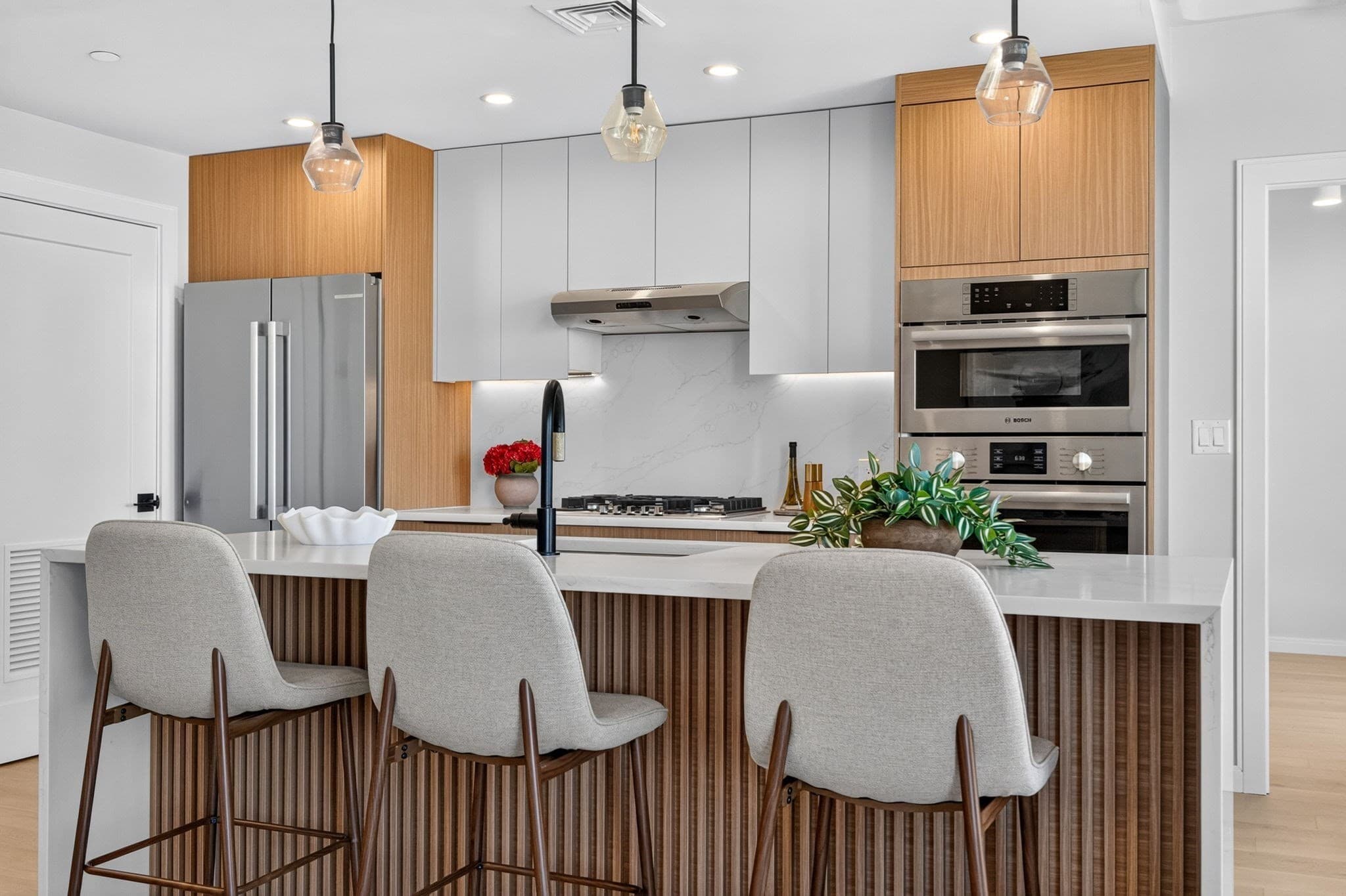 Condominium at 125 Lowell Street # 603, Somerville MA 02143, Somerville, photo 7 of 23